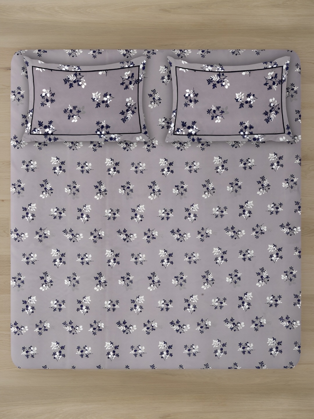 

Aura Grey & White Floral 144 TC Queen Bedsheet With 2 Pillow Covers