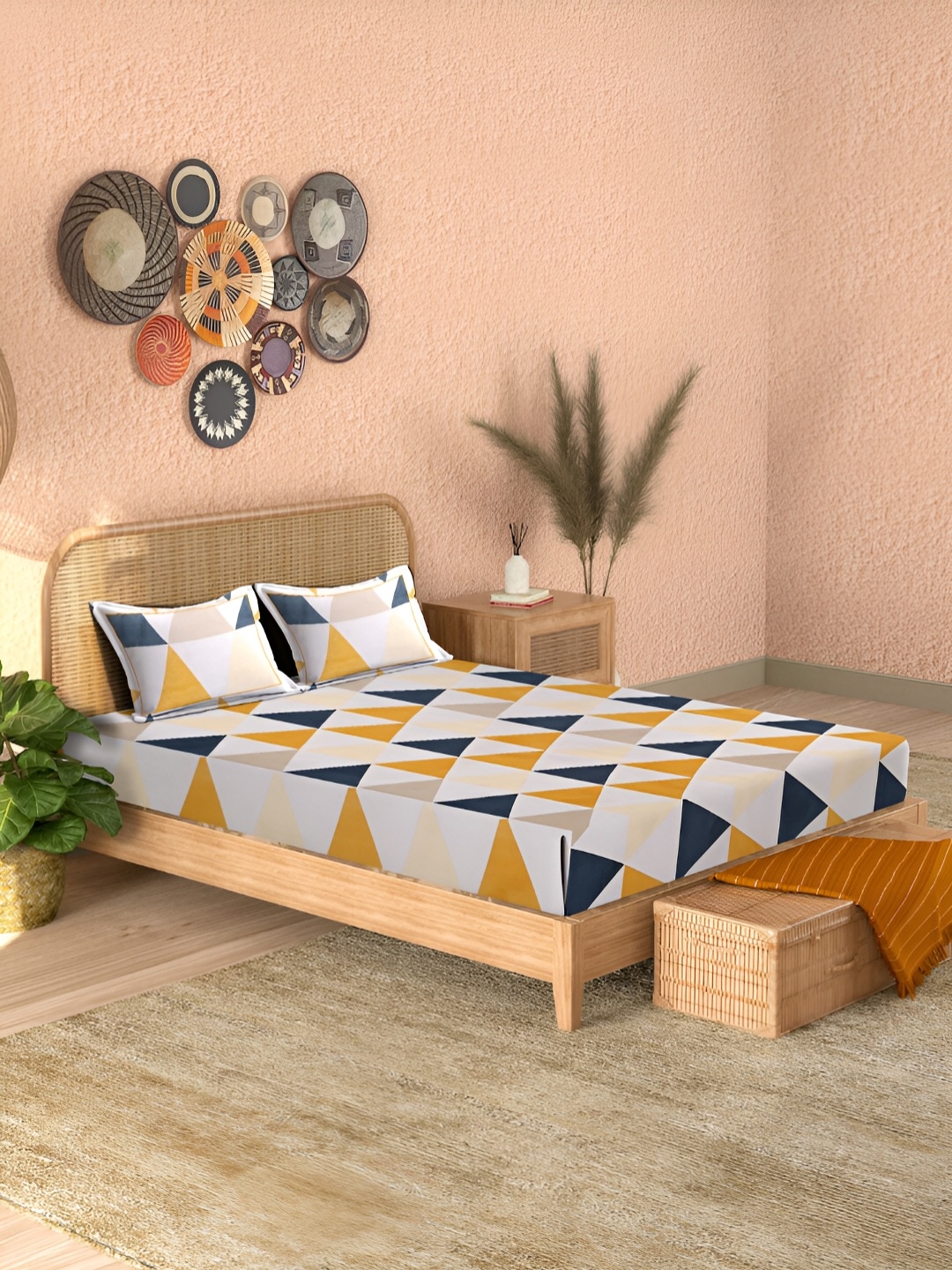 

Aura Grey & Orange Geometric 144 TC King Bedsheet with 2 Pillow Covers