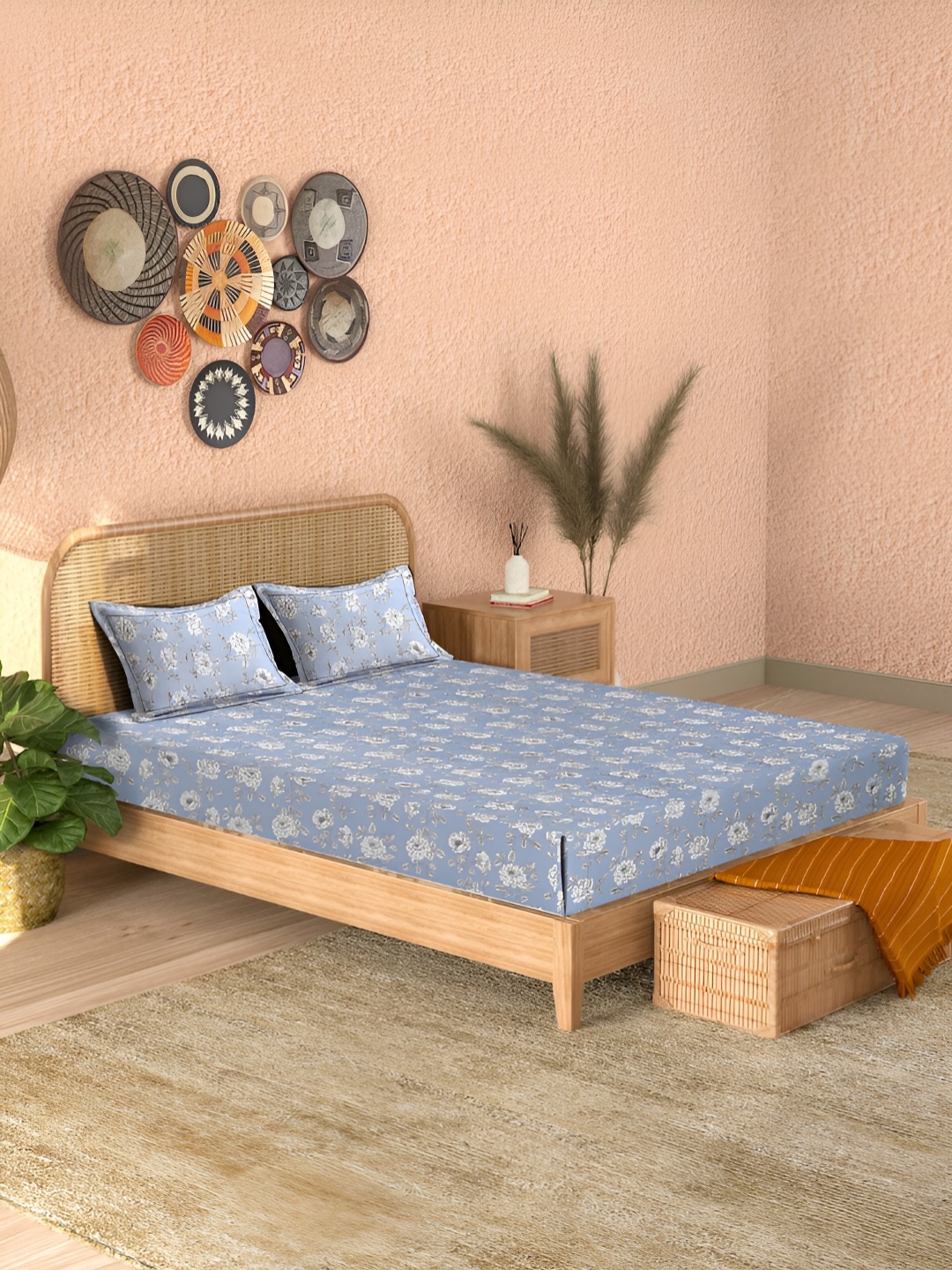 

Aura Blue & White Floral 144 TC King Bedsheet With 2 Pillow Covers