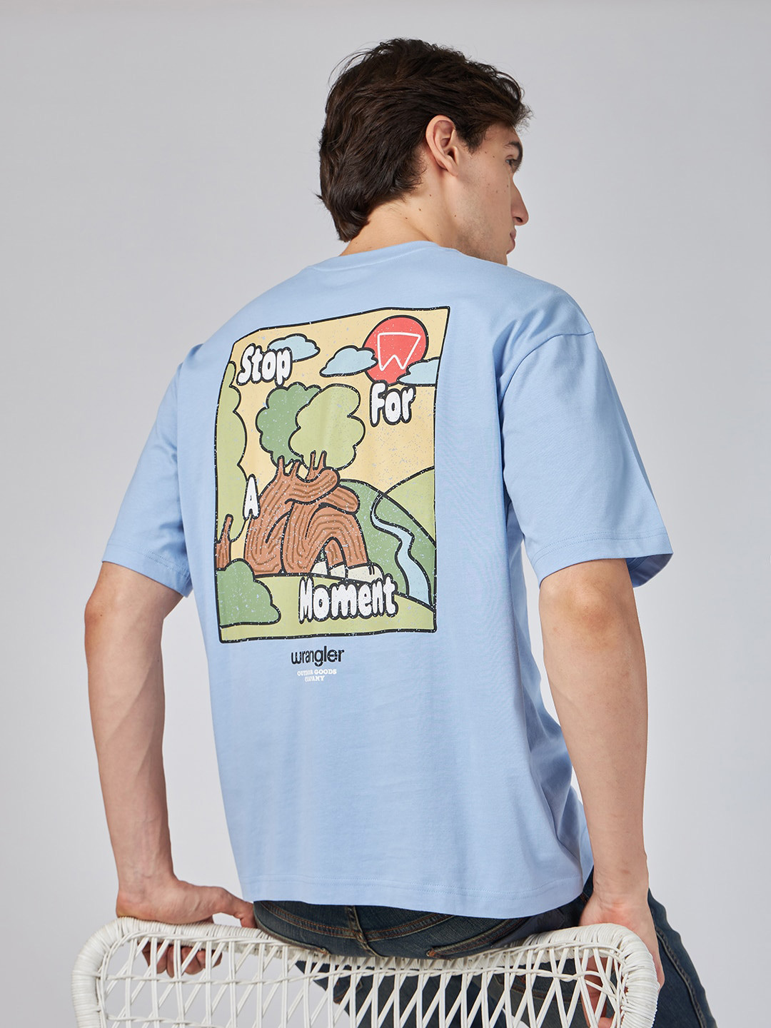 

Wrangler Men Graphic Printed Oversized Drop Shoulder Pure Cotton T-shirt, Blue