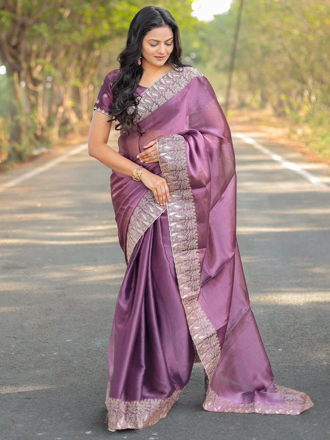 

Anouk Embroidered Organza Saree, Mauve