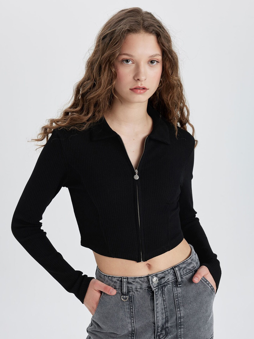 

DeFacto Ribbed Crop Cardigan, Black