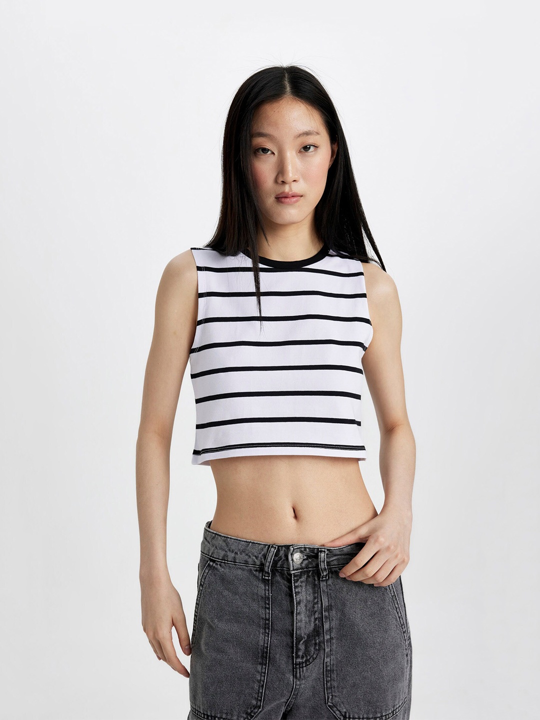 

DeFacto Striped Cotton Crop Top, Black