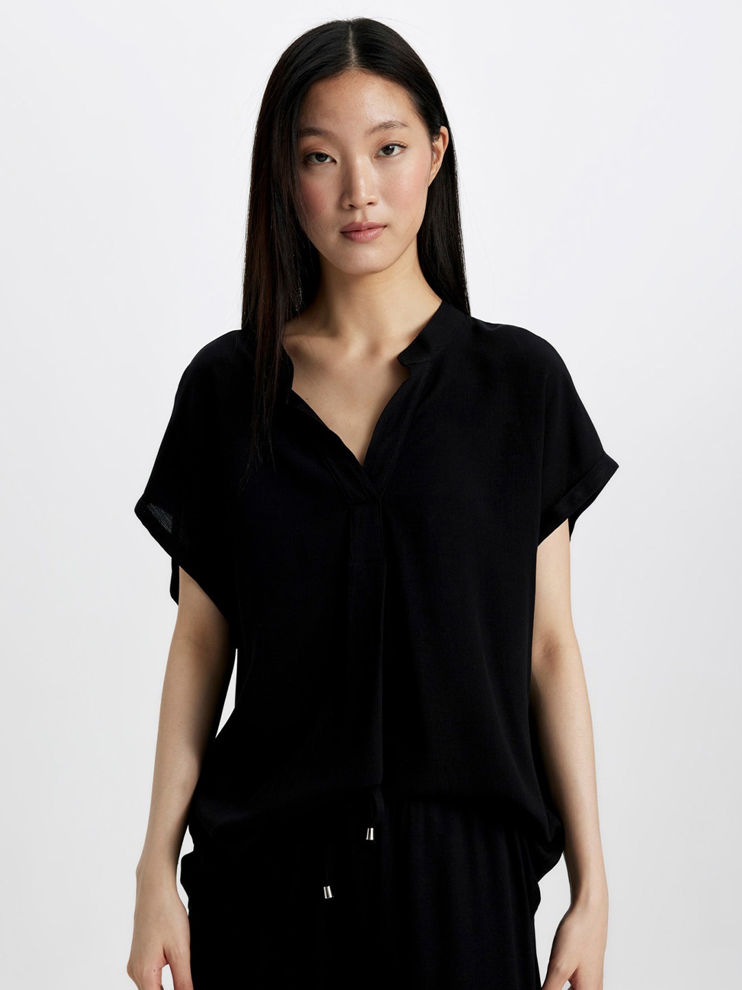 

DeFacto Mandarin Collar Extended Sleeves Top, Black