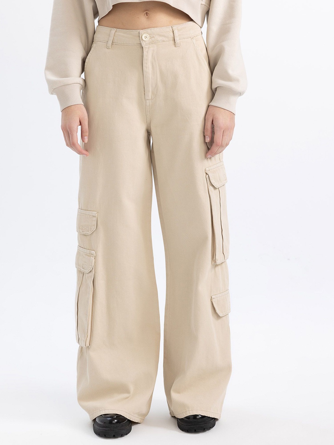 

DeFacto Women Mid-Rise Pure Cotton Cargo Trousers, Beige