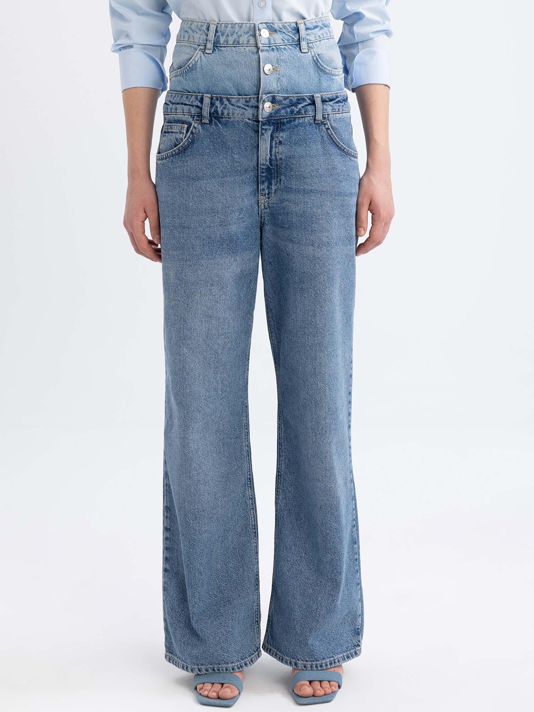 

DeFacto Women Clean Look Heavy Fade Pure Cotton Whiskers Jeans, Blue