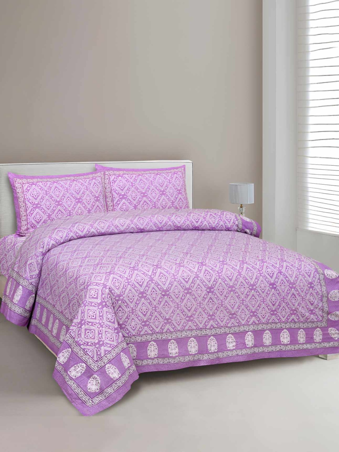 

BED-SHEET.COM Purple & White Ethnic Motifs King Bedsheet with 2 Pillow Covers