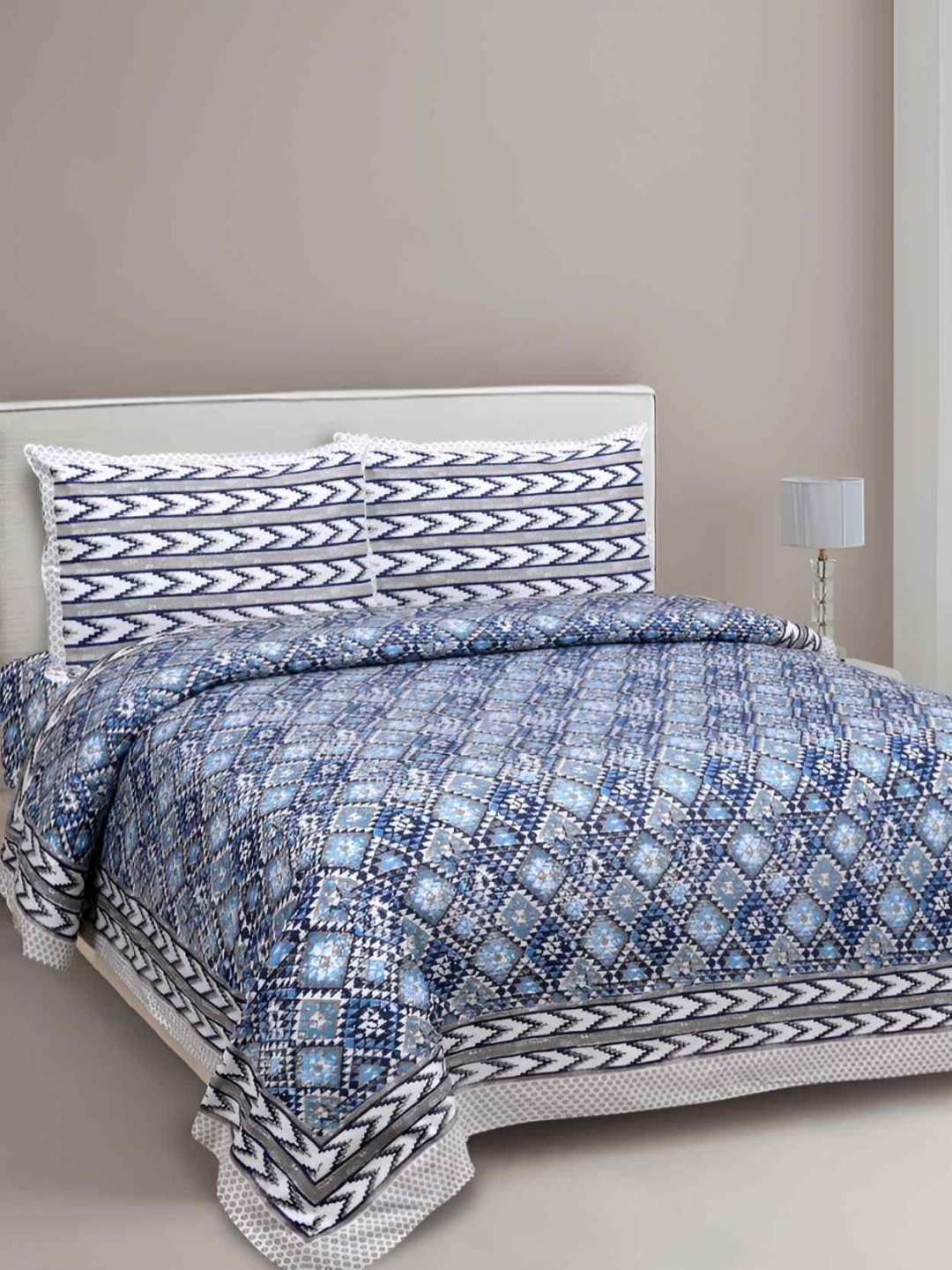 

BED-SHEET.COM Blue & White Ethnic Motifs Cotton 180 TC King Bedsheet With 2 Pillow Covers