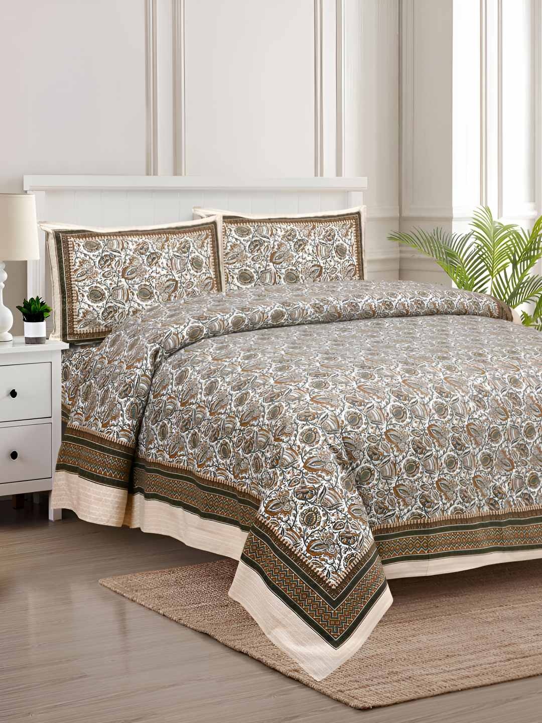 

BED-SHEET.COM Brown & White Ethnic Motifs King Bedsheet with 2 Pillow Covers