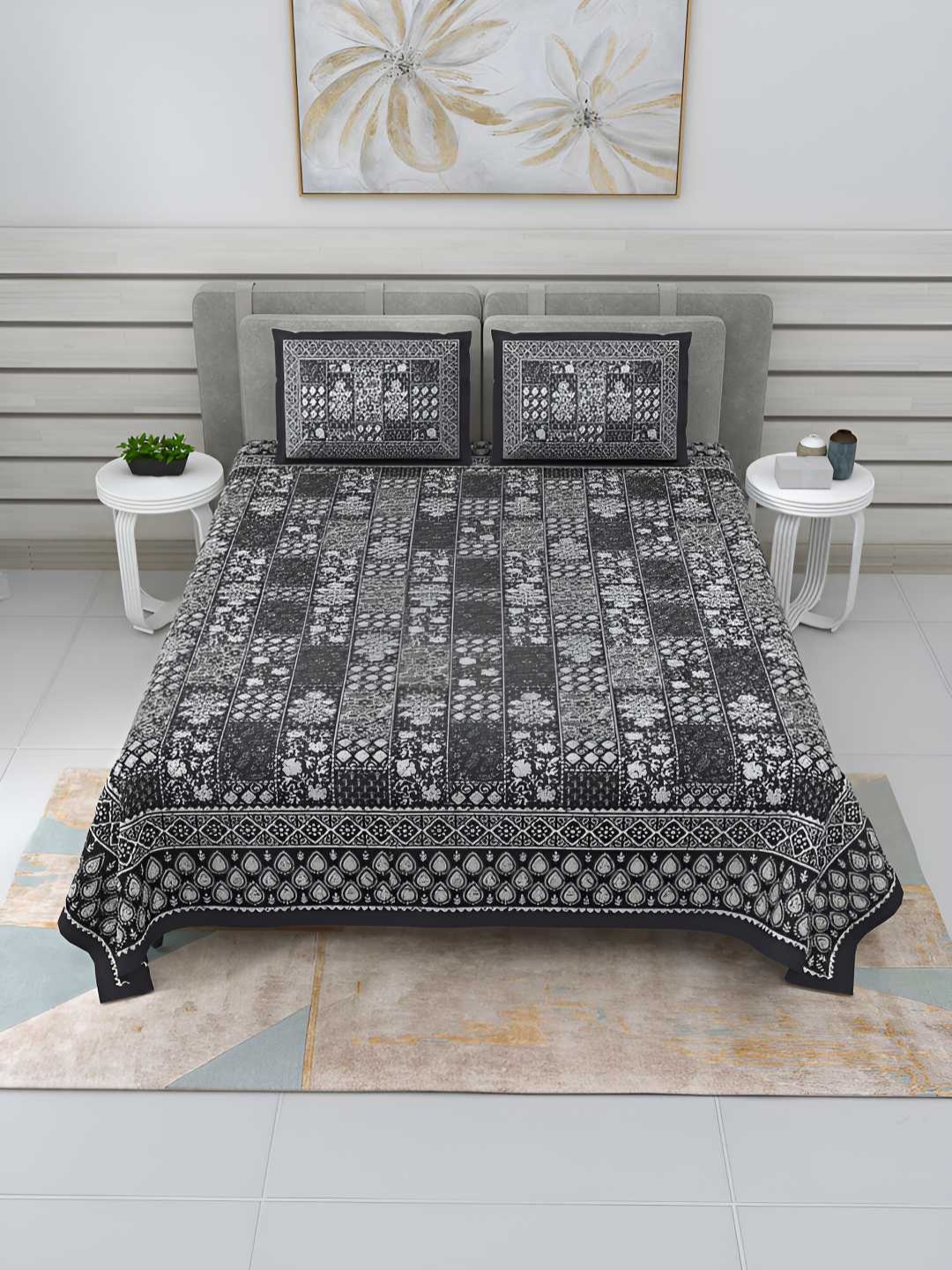 

BED-SHEET.COM Grey & White Ethnic Motifs Cotton 240TC King Bedsheet With 2 Pillow Covers