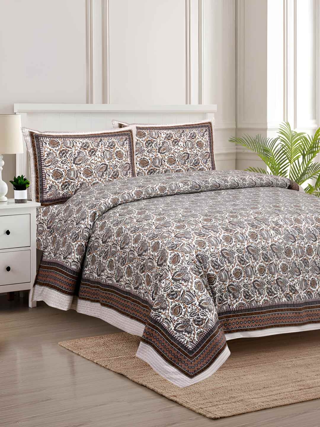 

BED-SHEET.COM White & Black Ethnic Motifs Cotton 240 TC King Bedsheet With 2 Pillow Covers