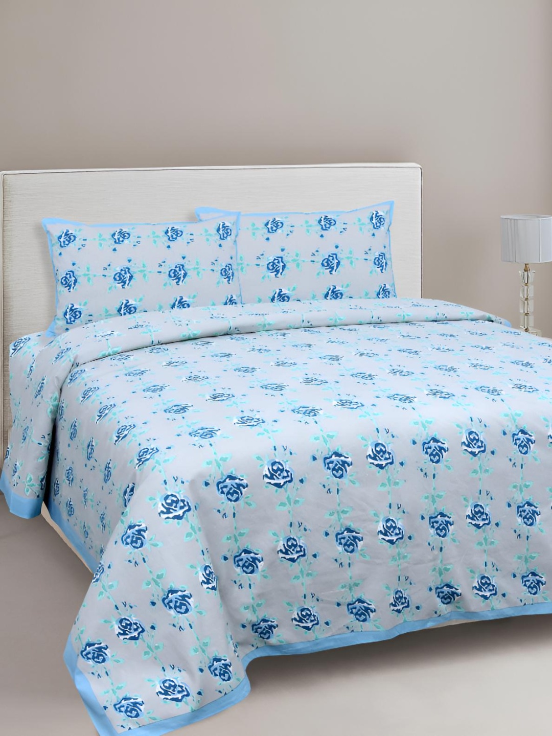 

BED-SHEET.COM Blue Floral 144 TC King Bedsheet with 2 Pillow Covers