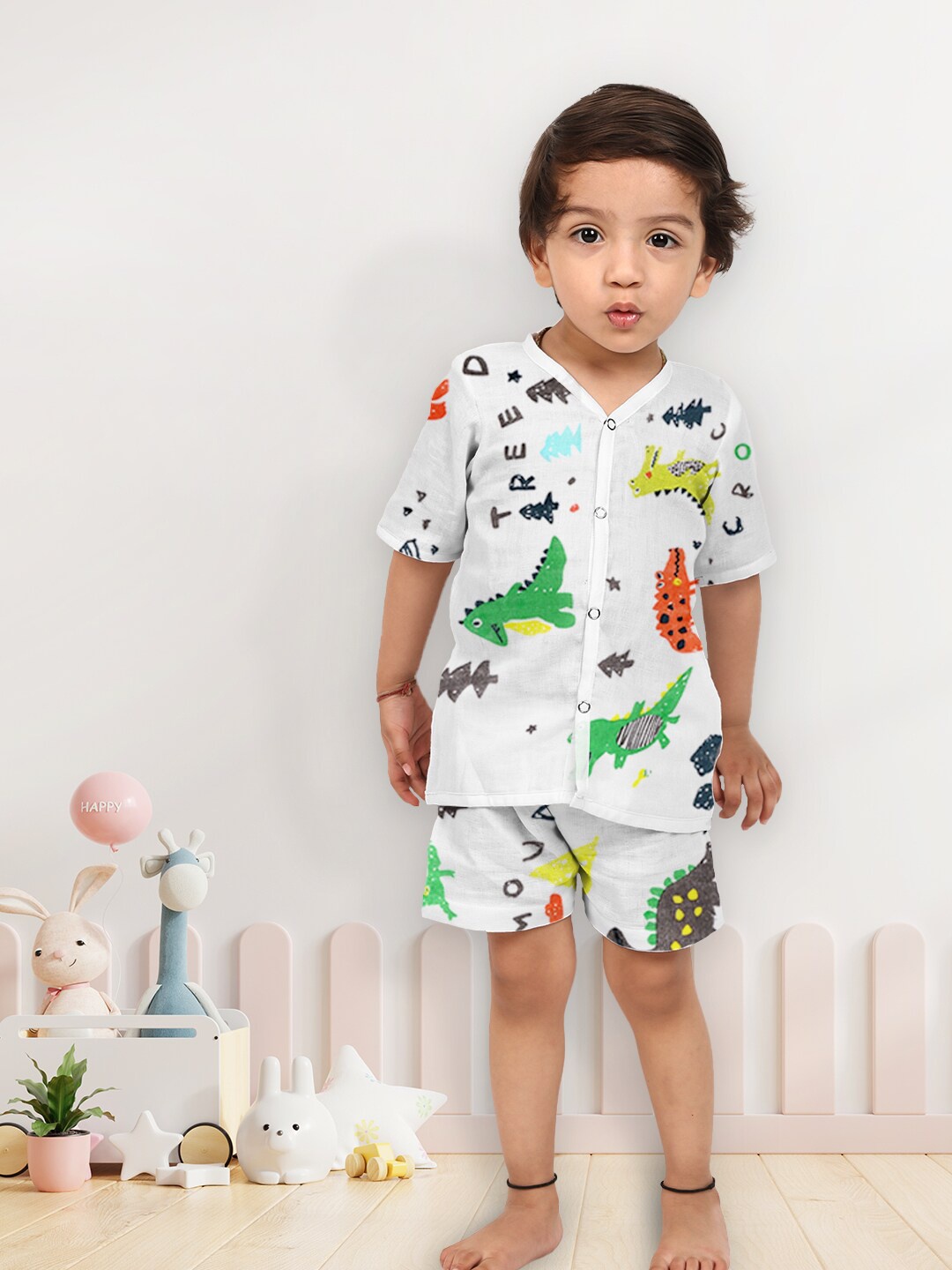 

Moms Home Kids Printed V-Neck Organic Cotton Shirt with Shorts, Green