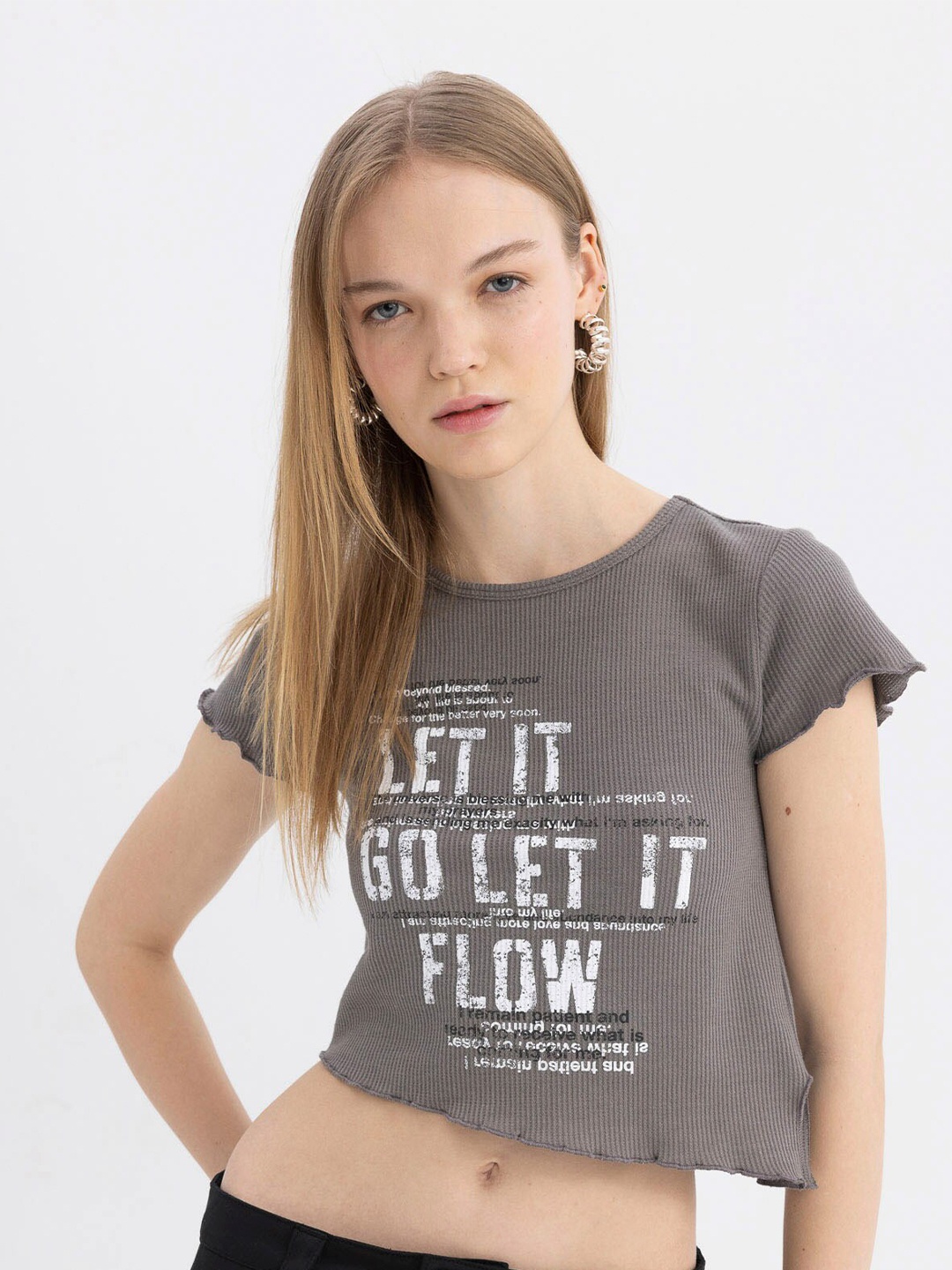

DeFacto Women Typography Printed Crop T-shirt, Grey