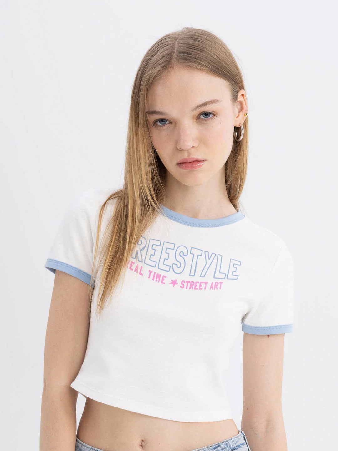 

DeFacto Women Typography Printed T-shirt, Na