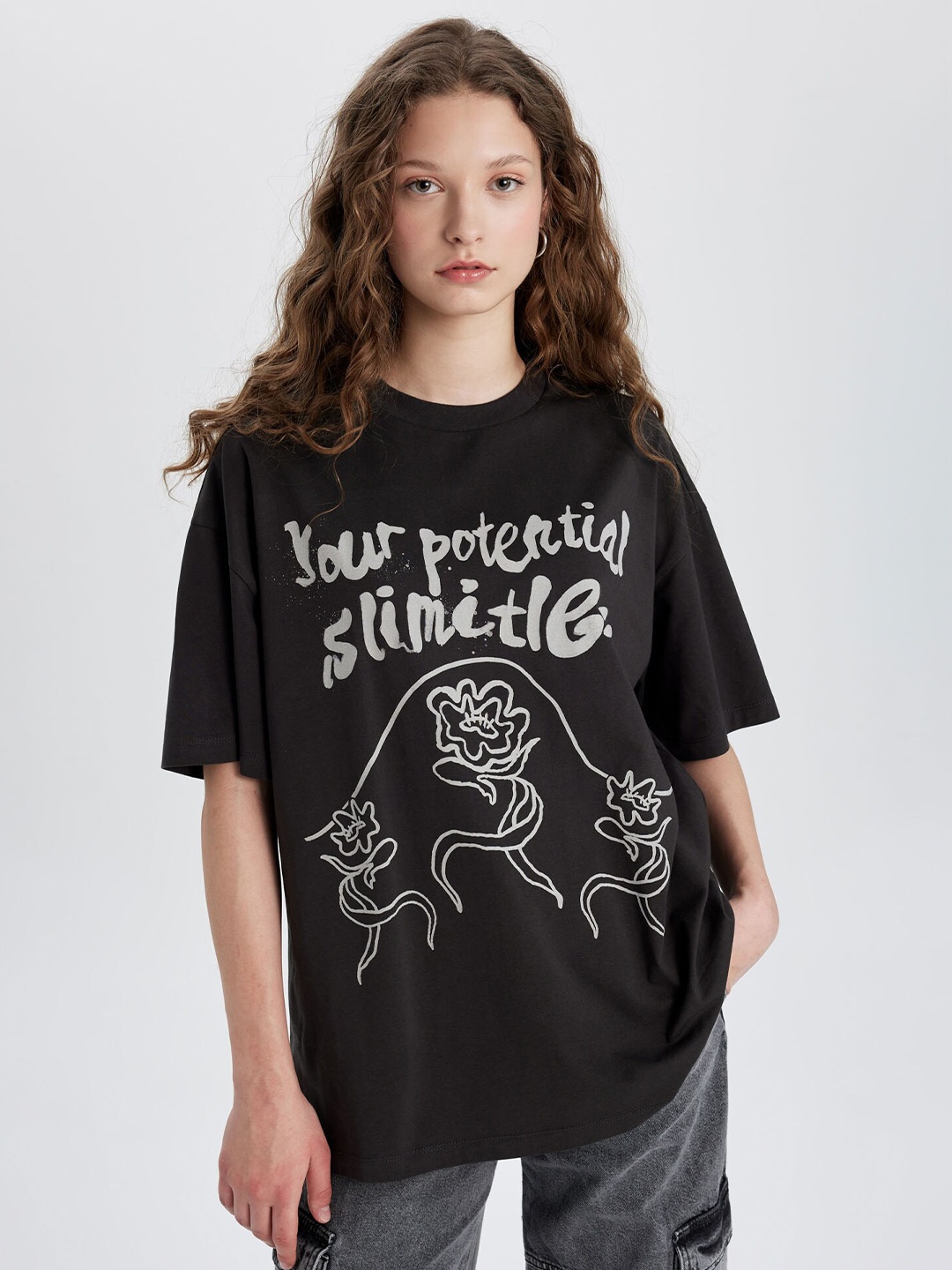 

DeFacto Women Typography Printed Round Neck T-shirt, Black