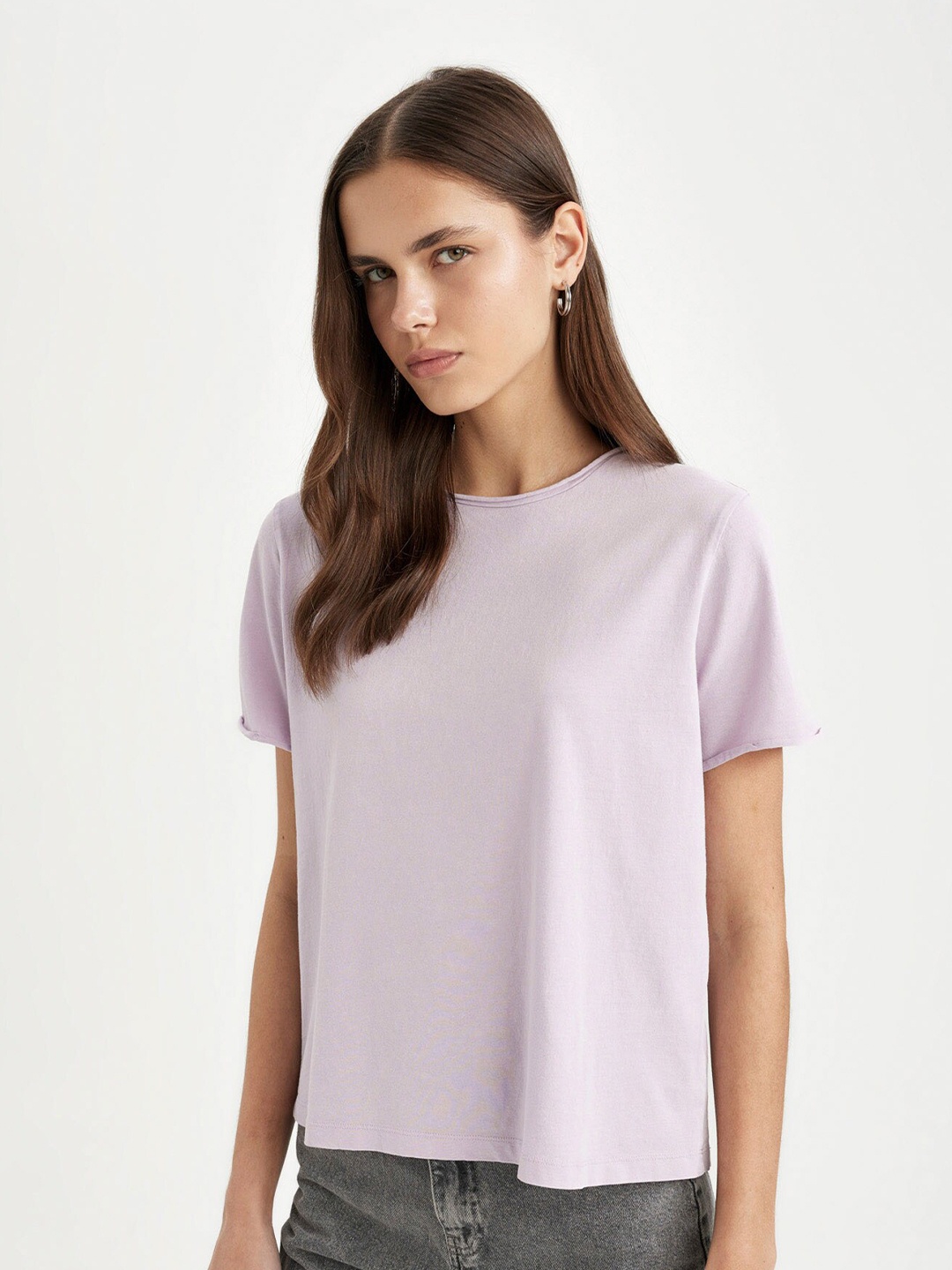 

DeFacto Women Raw Edge Solid Round Neck T-shirt, Lavender