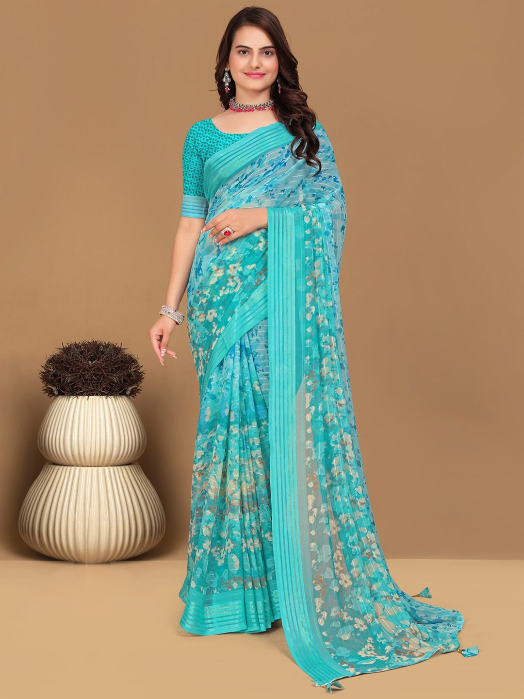 

Mitera Pure Georgette Bagh Saree, Blue