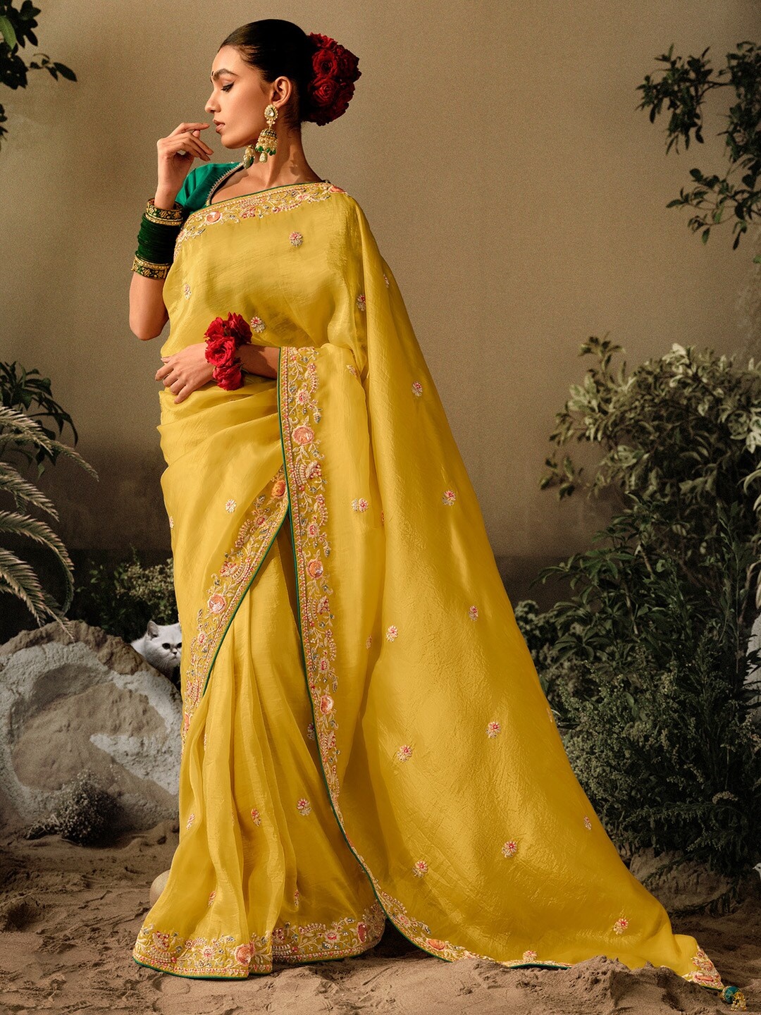 

Mitera Ethnic Motifs Embroidered Tissue Saree, Yellow