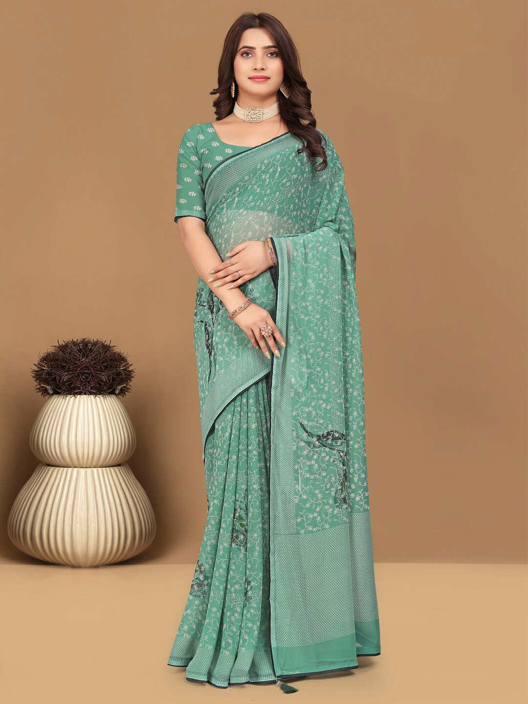 

Mitera Floral Pure Georgette Bagh Saree, Green