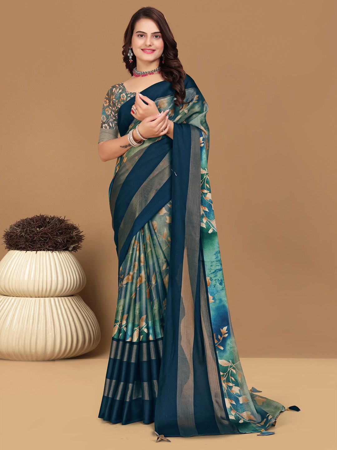 

Mitera Floral Brasso Bagh Saree, Teal