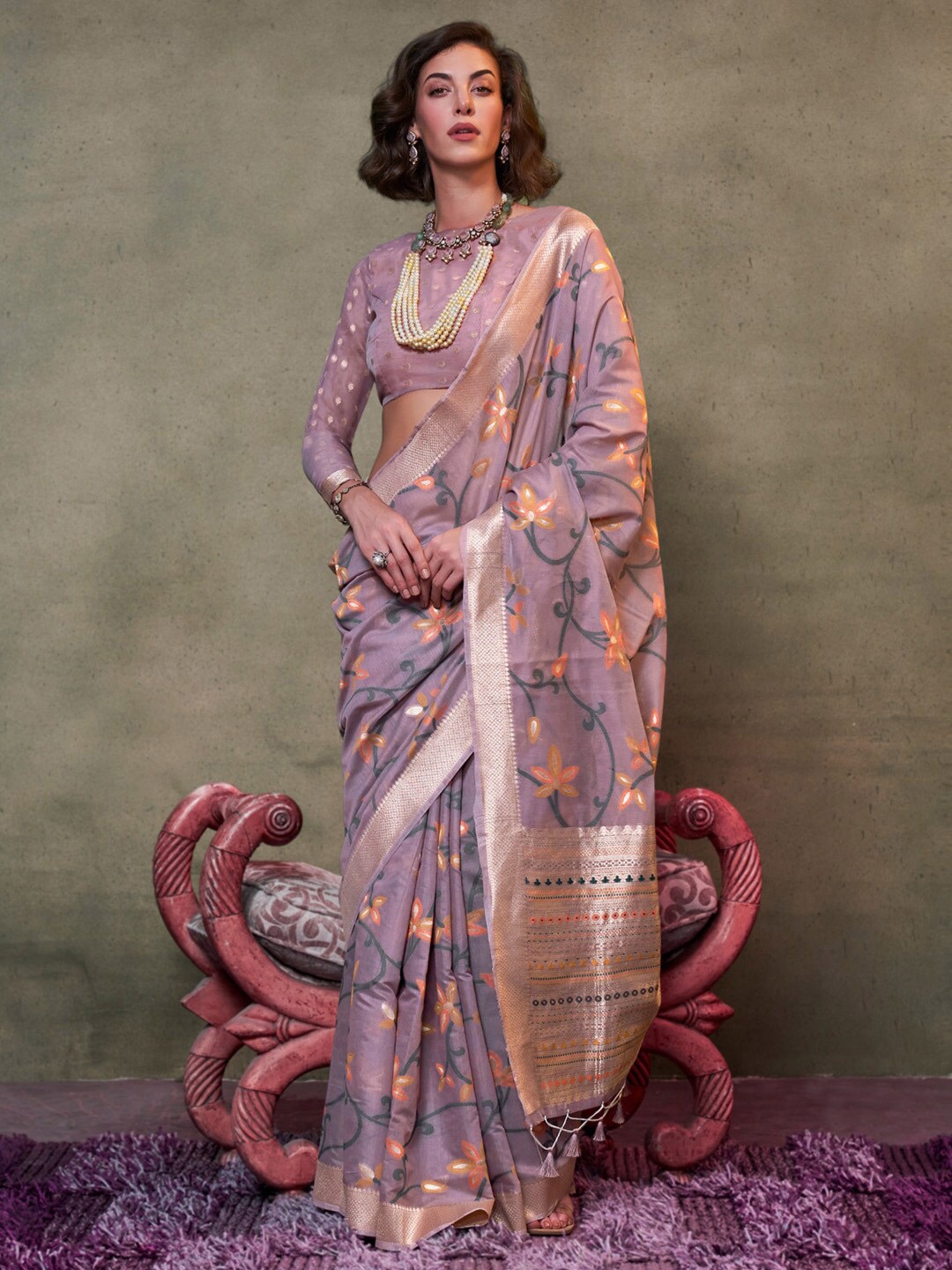 

Mitera Ethnic Motifs Zari Silk Blend Banarasi Saree, Lavender