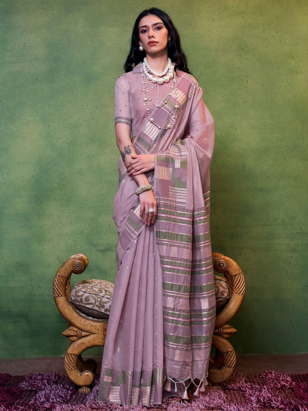 

Mitera Ethnic Motifs Zari Silk Blend Banarasi Saree, Mauve