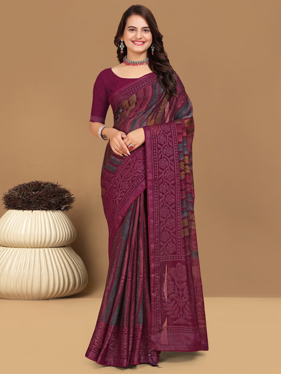 

Mitera Ethnic Motifs Brasso Saree, Burgundy
