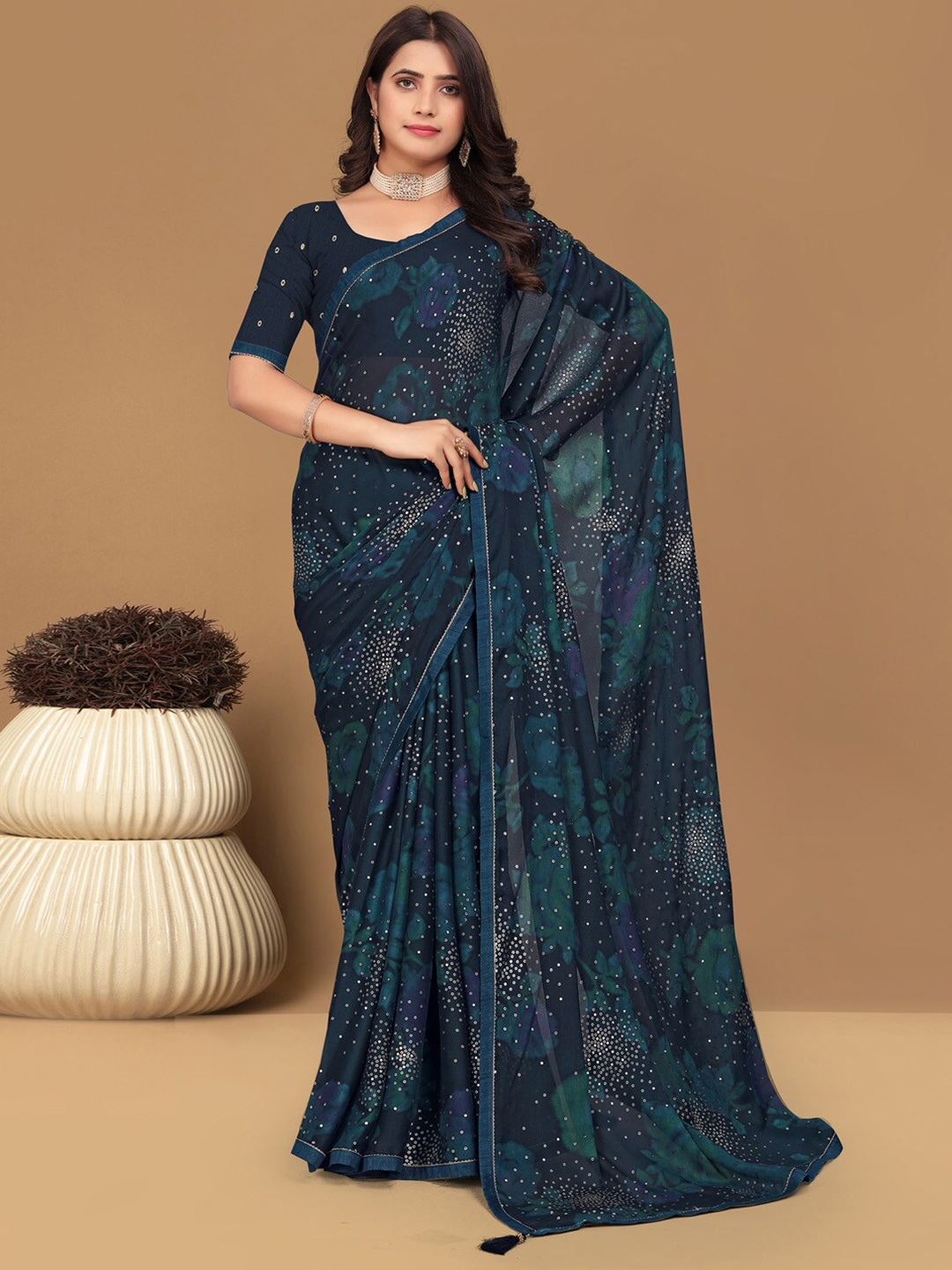 

Mitera Ethnic Motifs Pure Georgette Saree, Navy blue
