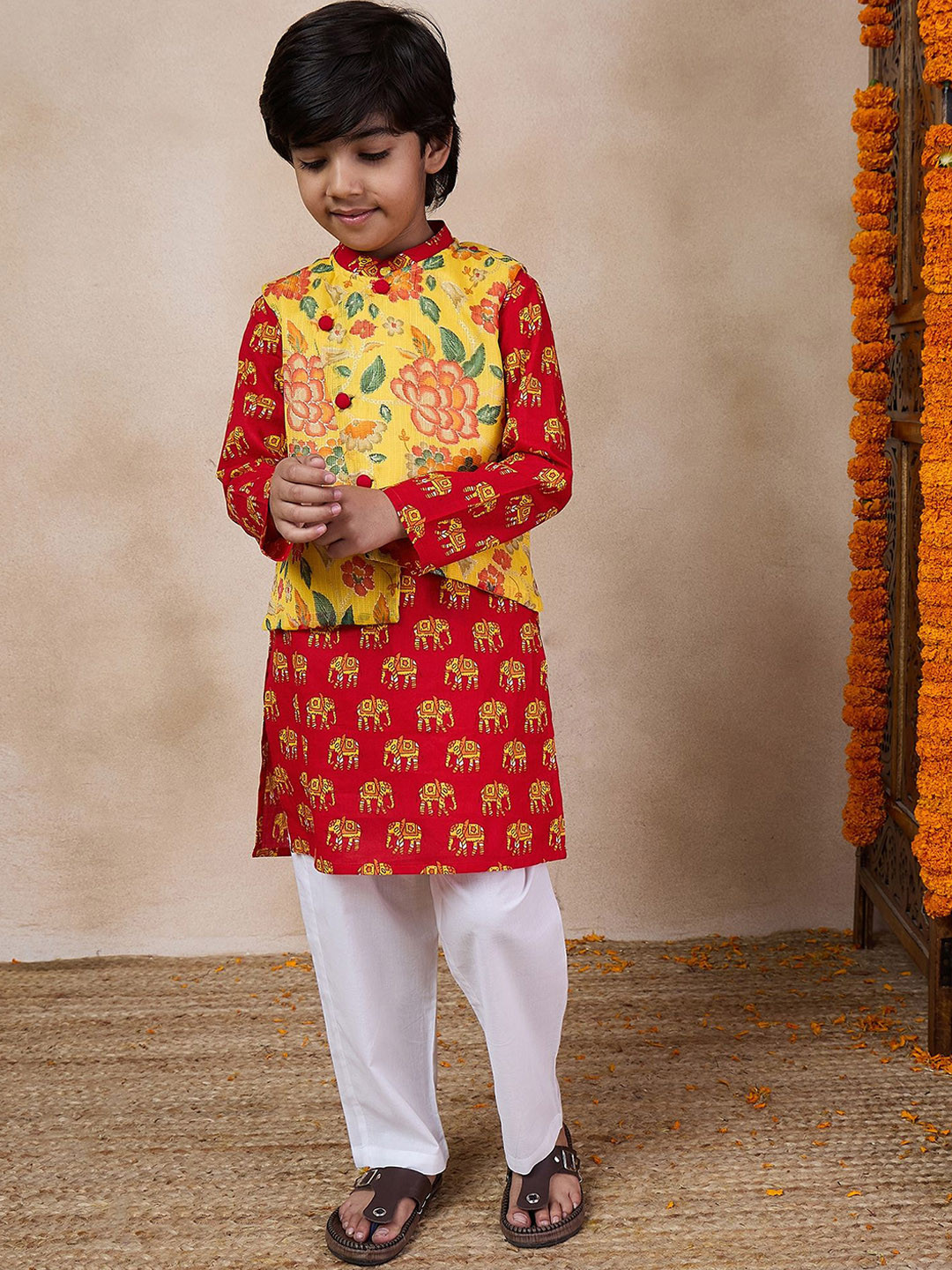 

pspeaches Boys Mandarin Collar Floral Printed Regular Straight Kurta with Pyjamas, Yellow