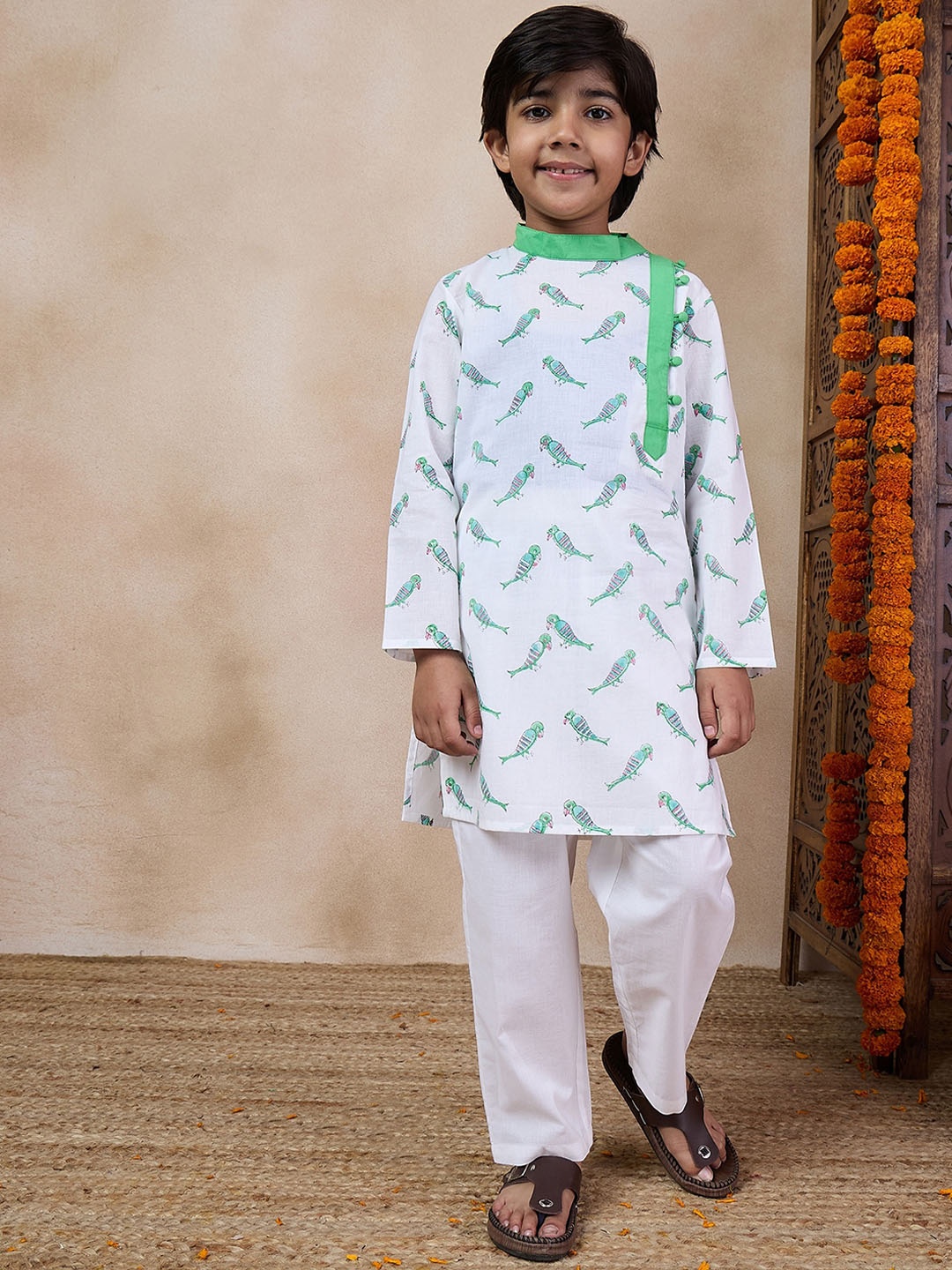 

pspeaches Boys Mandarin Collar Ethnic Motifs Printed Regular Straight Kurta with Pyjamas, Green