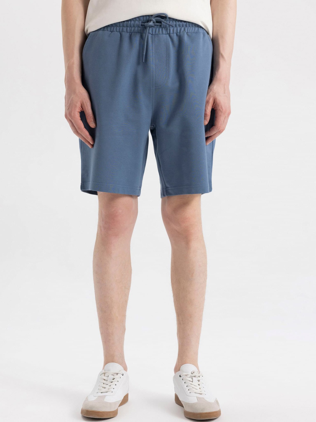 

DeFacto Men Mid-Rise Shorts, Blue