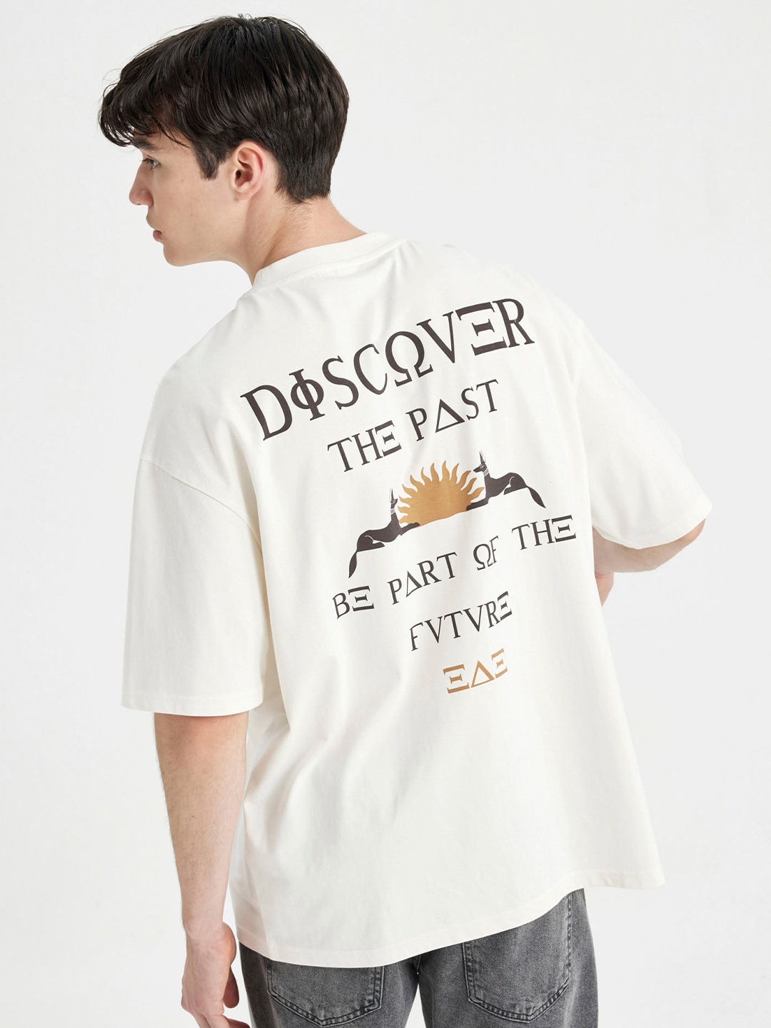 

DeFacto Men Typography Drop-Shoulder Sleeves Round Neck T-shirt, Off white