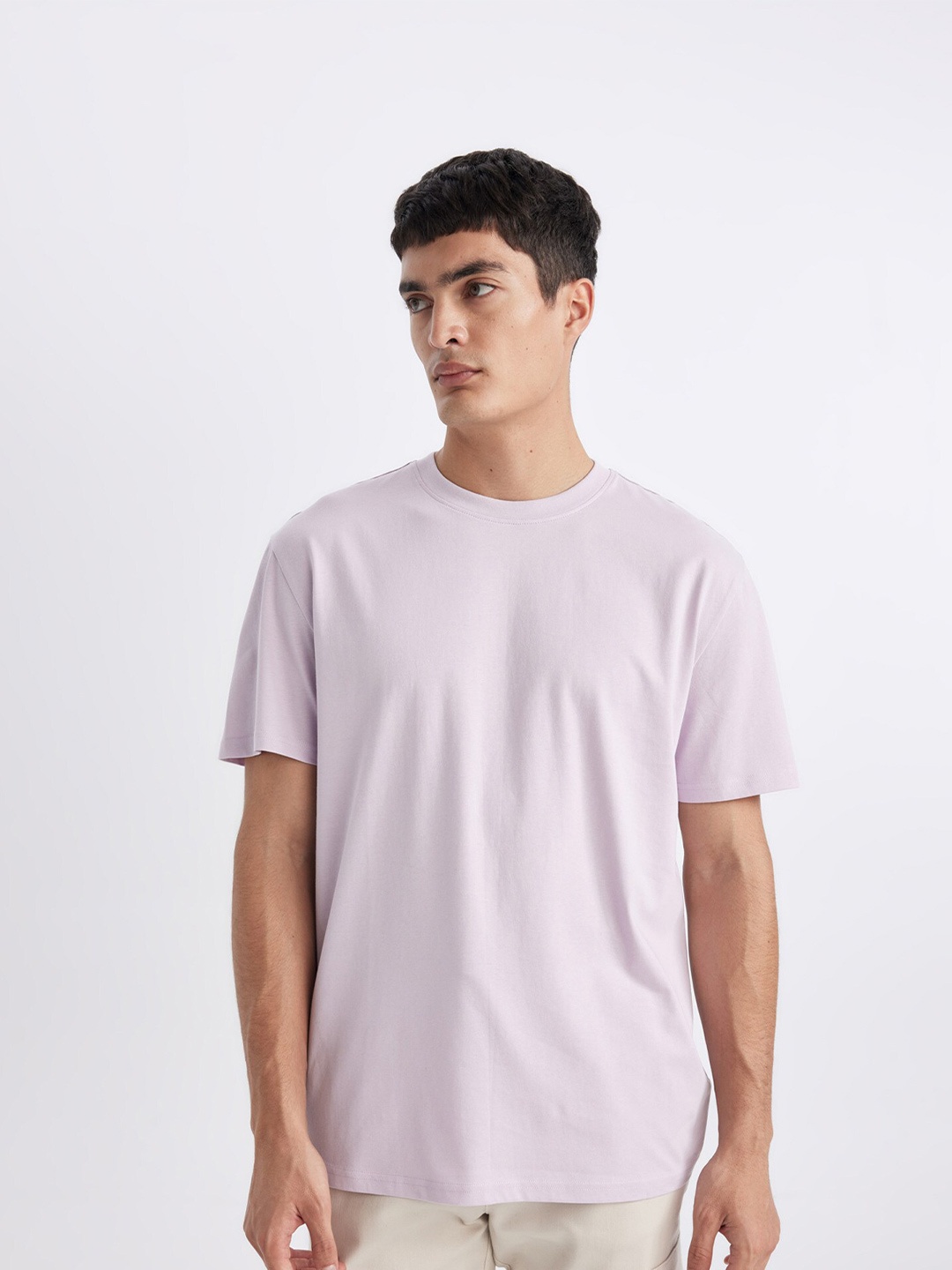 

DeFacto Men Solid Round Neck T-shirt, Na