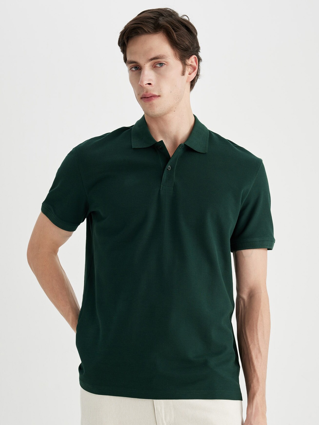 

DeFacto Men Solid Polo Collar T-shirt, Green