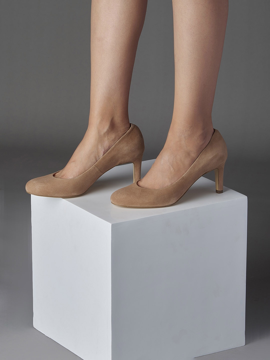 

Oroh Suede Party Wedge with, Beige