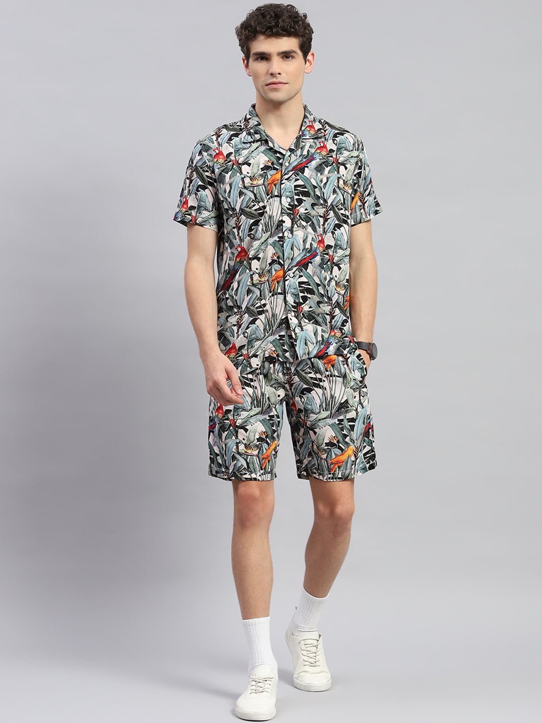 

Monte Carlo Printed Shirt Collar Neck Shirt & Flared Shorts Co-Ords, Green