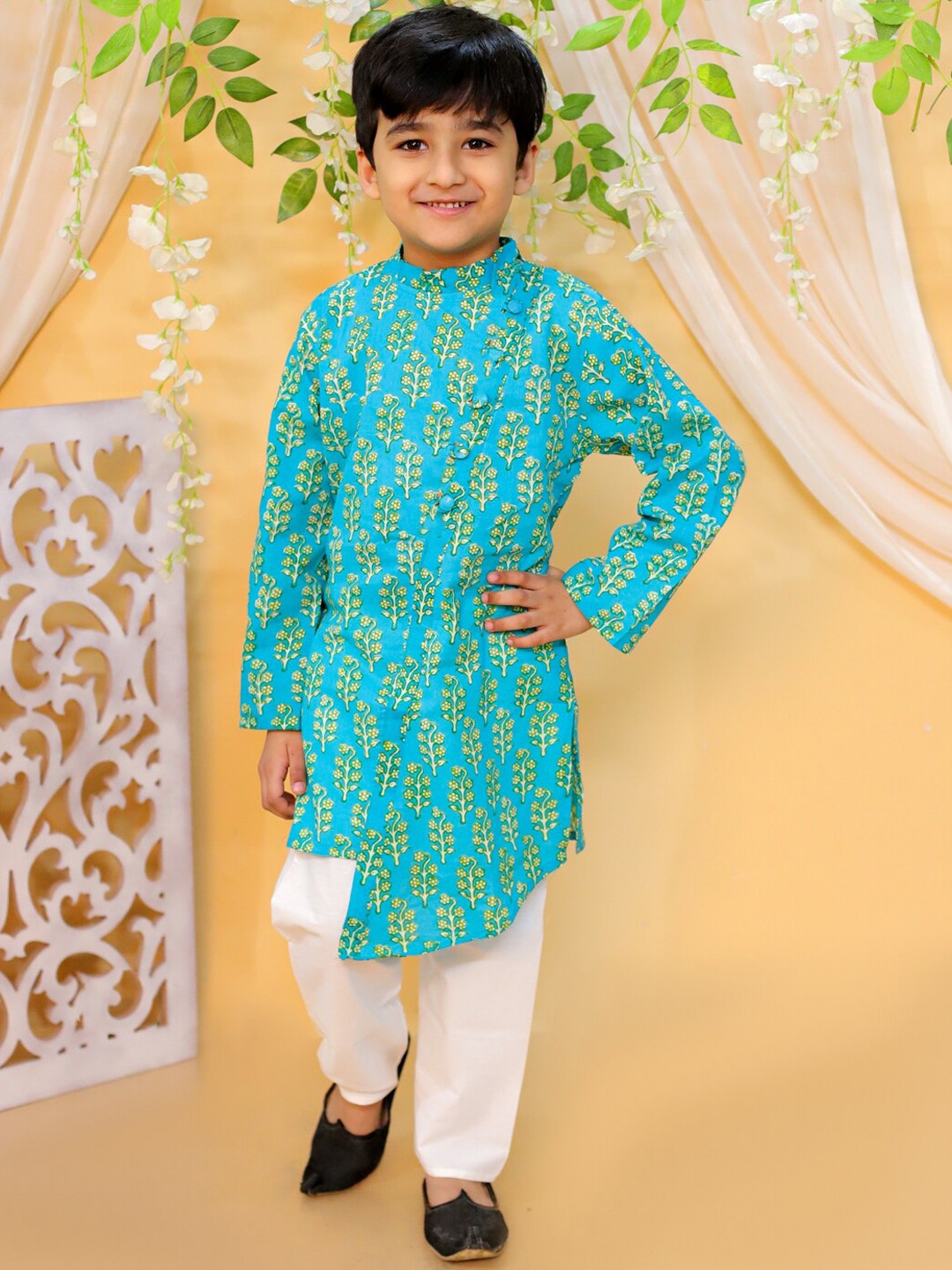 

BownBee Boys Floral Printed Pure Cotton Regular Kurta with Pyjamas, Green