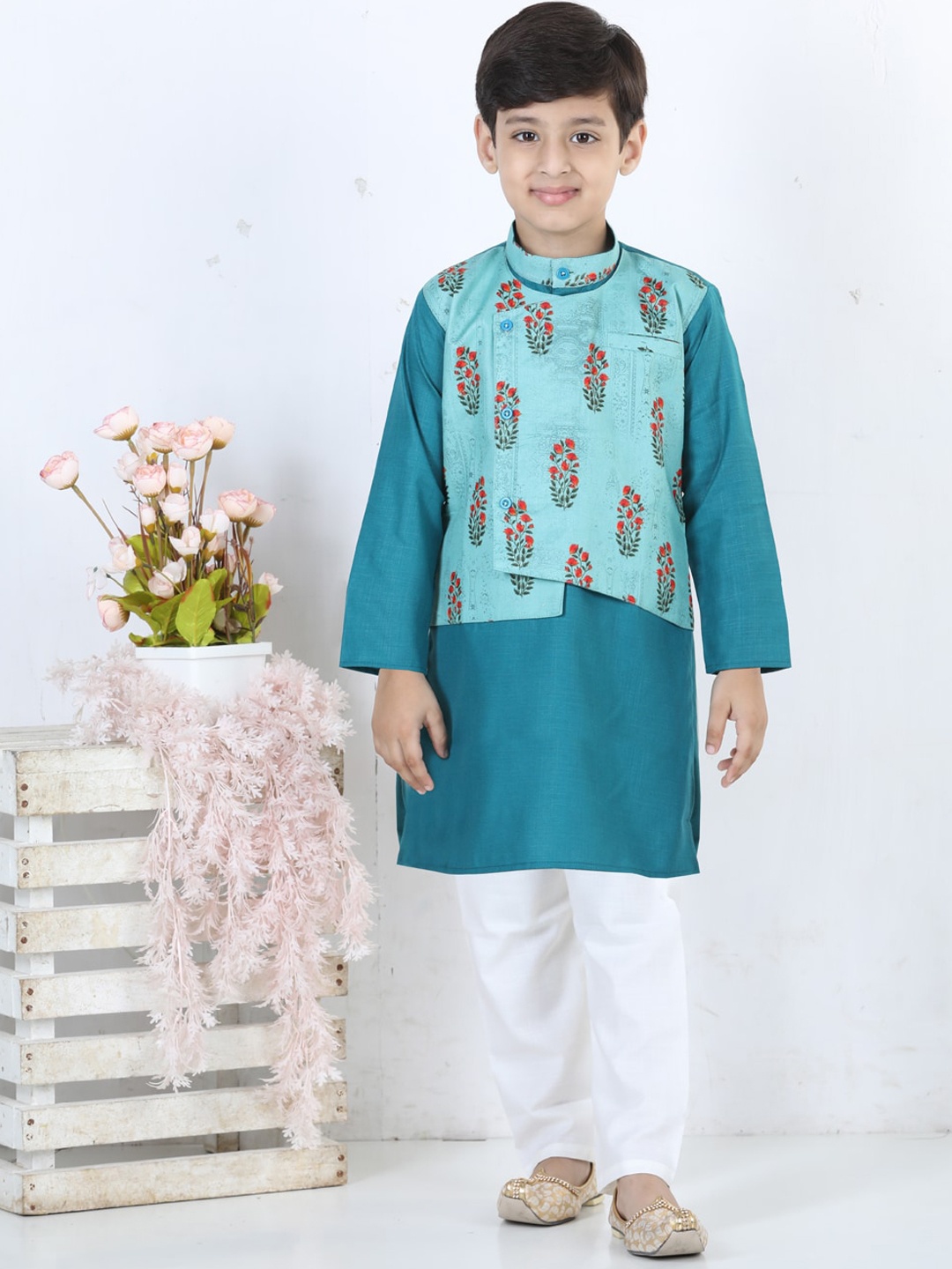 

BownBee Boys Floral Printed Band Collar Pure Cotton Regular Kurta with Pyjamas, Blue