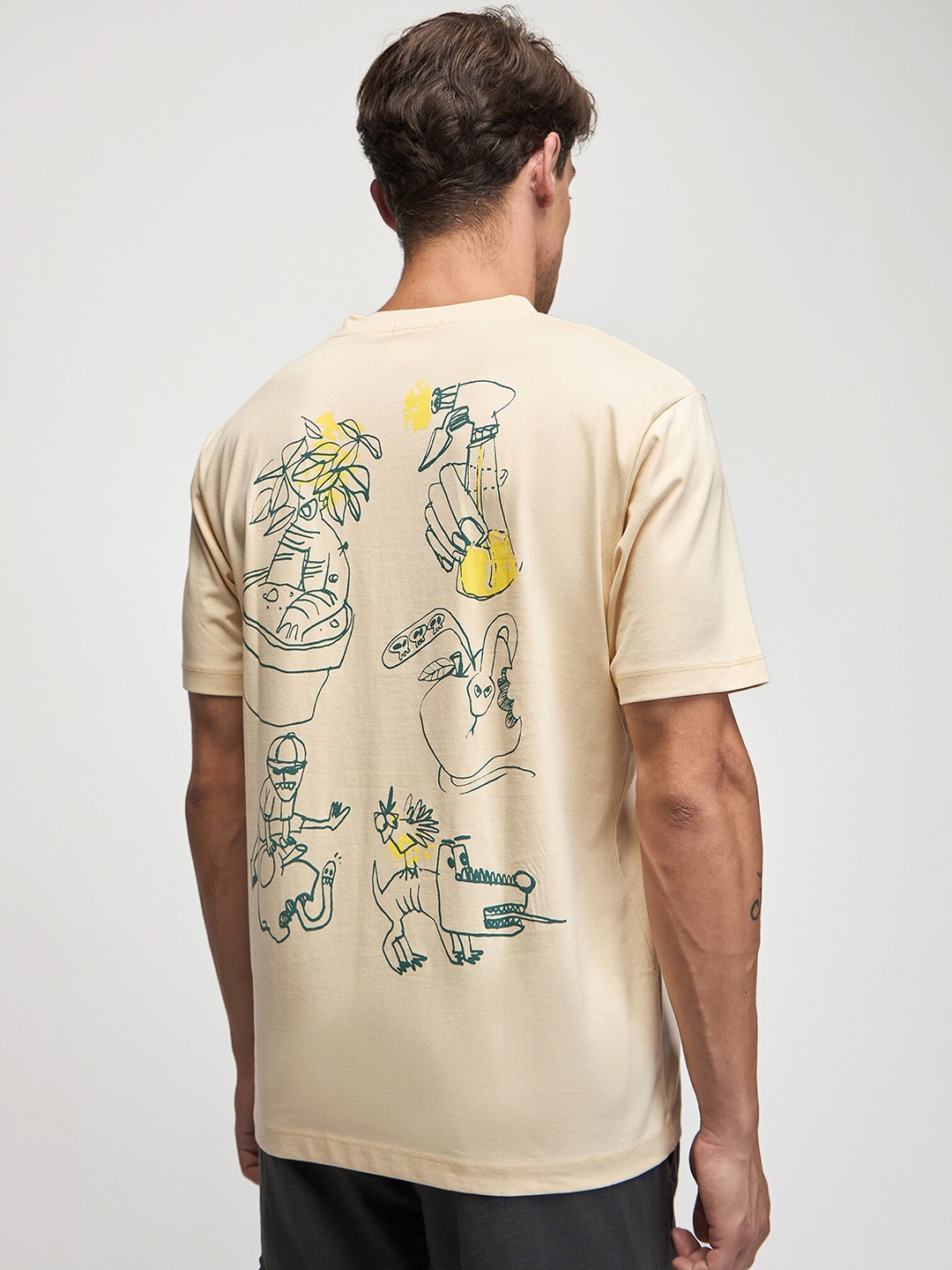

Red Flame Men Round Neck Half Sleeve Printed T-shirt, Cream