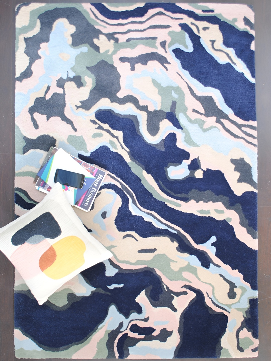 

Art Avenue White & Navy Blue Abstract Anti-Skid Woollen Carpet