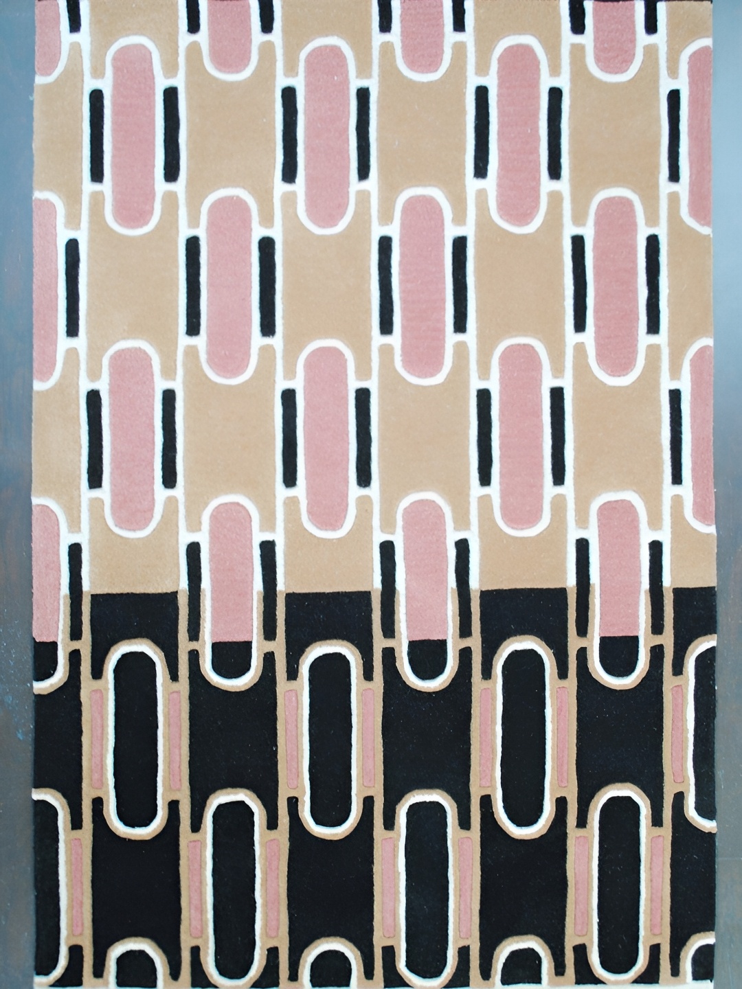 

Art Avenue Pink & Beige Geometric Anti-Skid Woollen Carpet