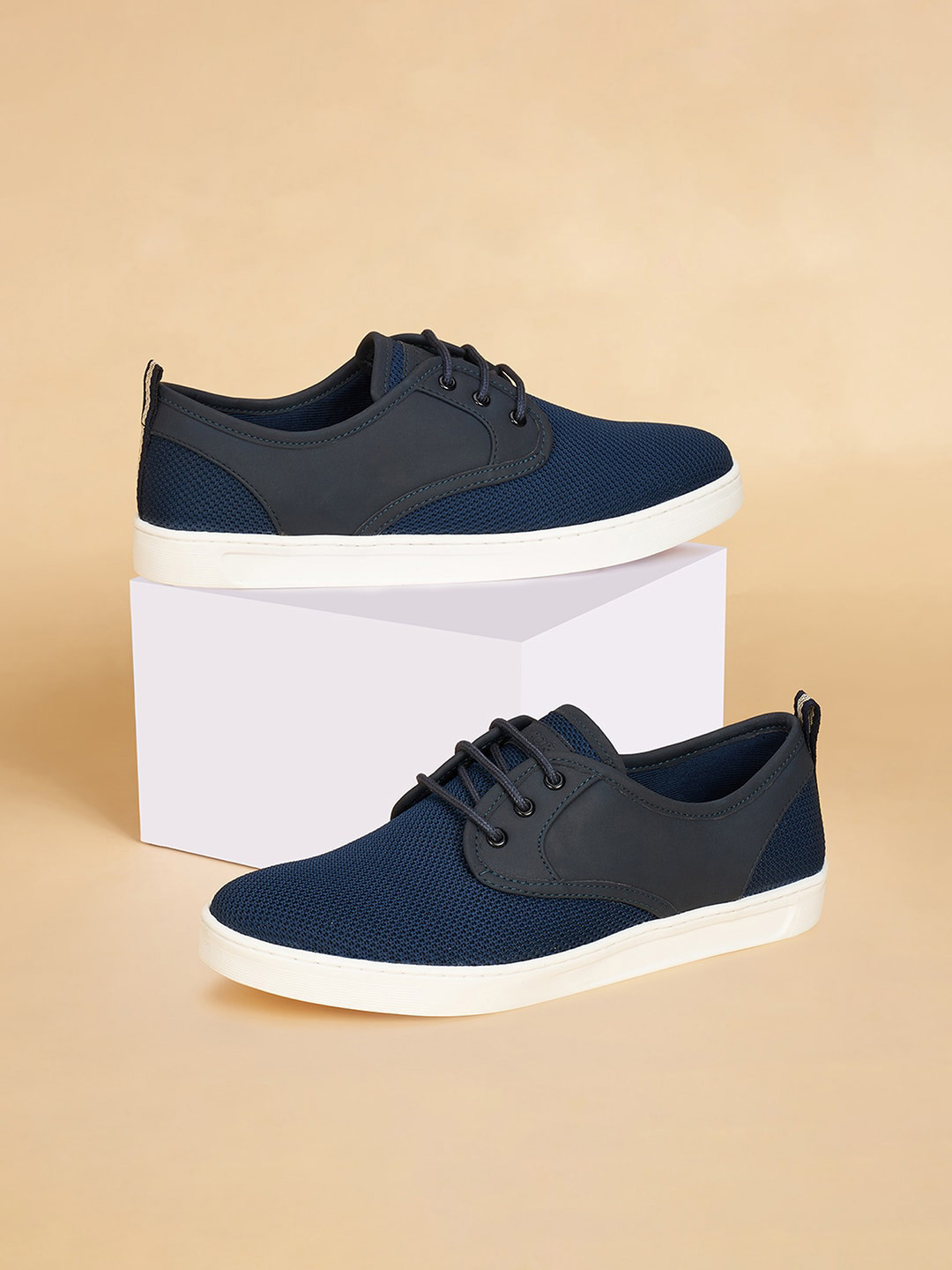 

BYFORD by Pantaloons Men Round Toe Sneakers, Navy blue