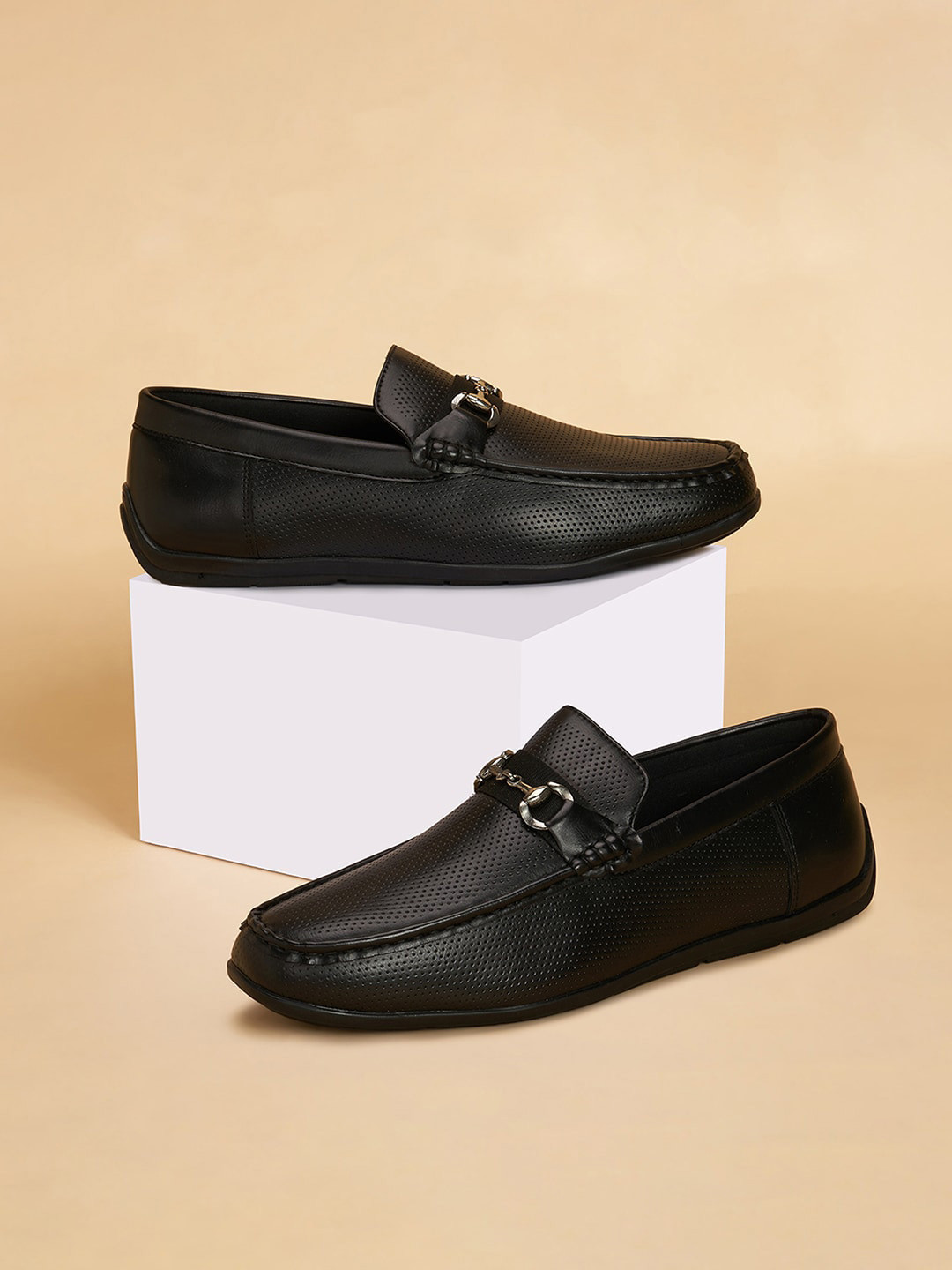 

BYFORD by Pantaloons Men Round Toe Loafers, Black
