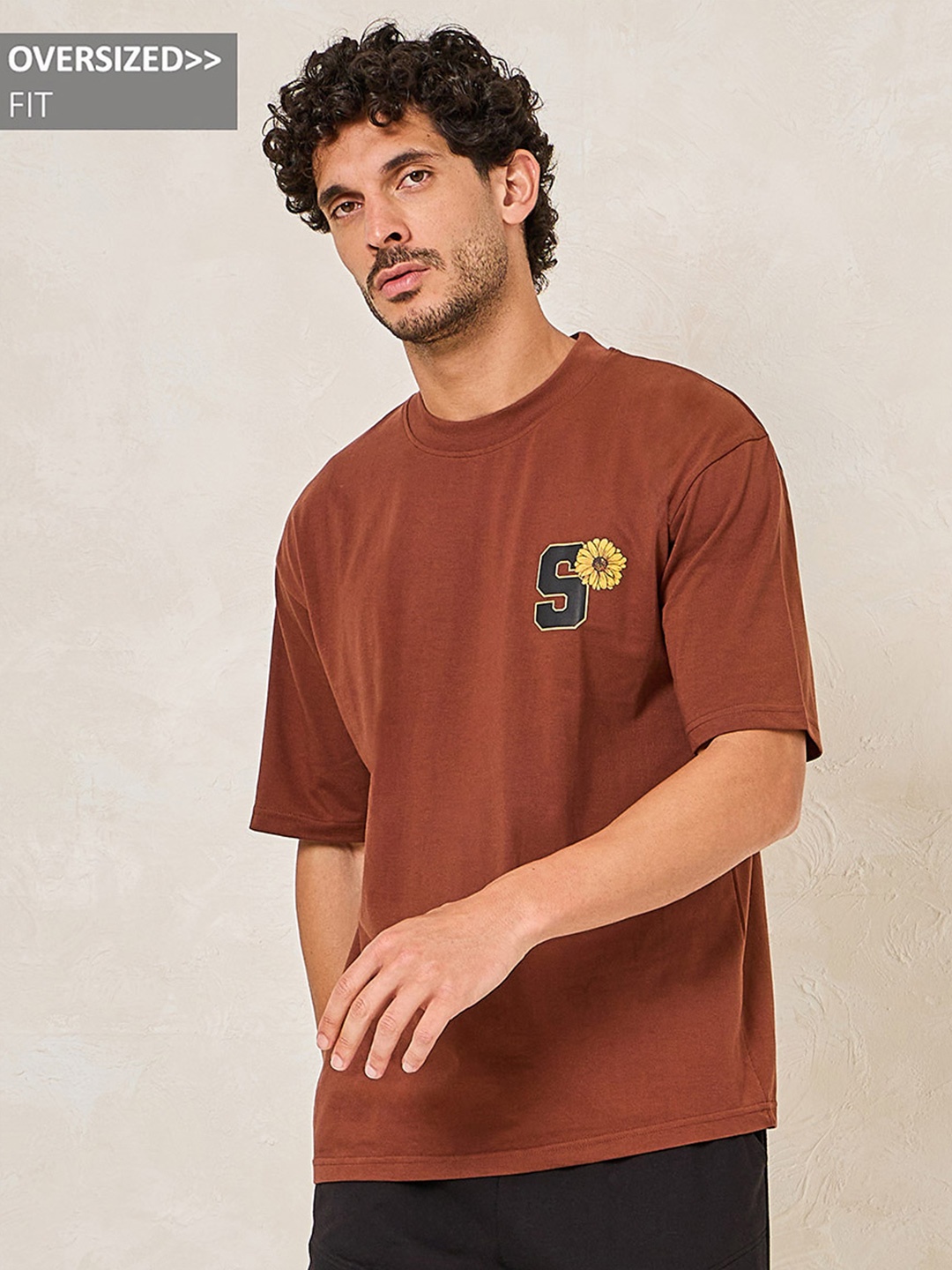 

Styli Men Solid T-shirt, Brown