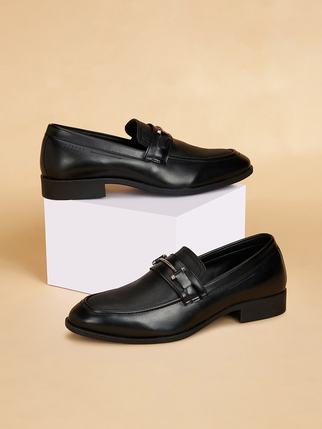 

BYFORD by Pantaloons Men Formal Loafers, Black