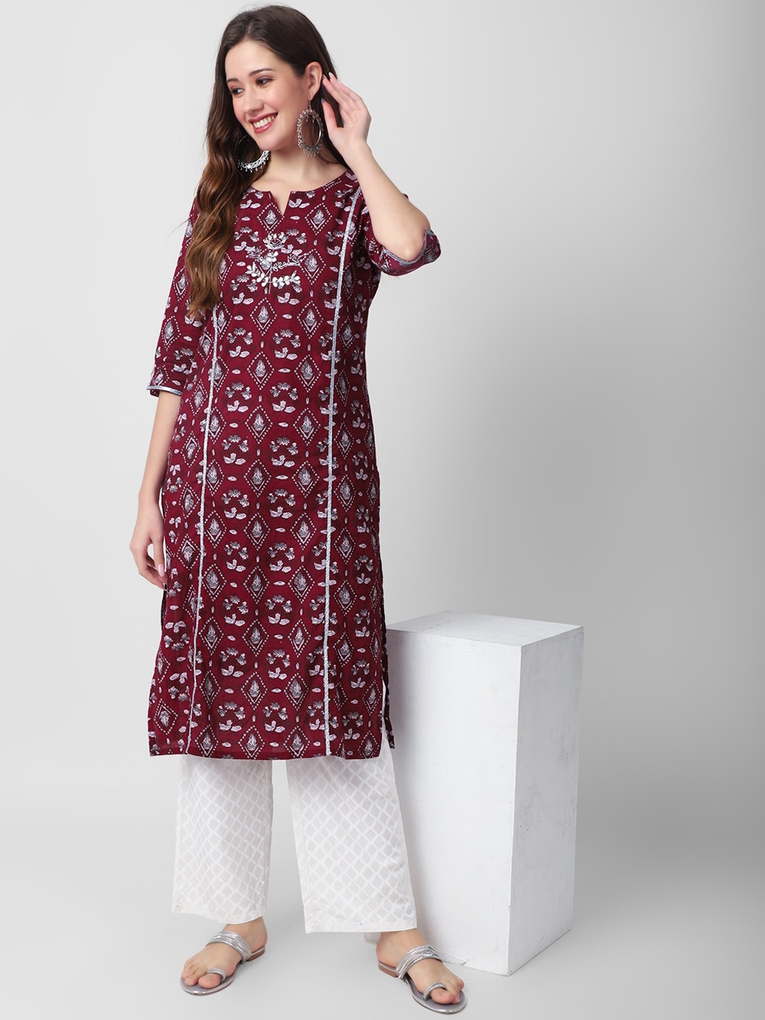 

JANAKDULARI CREATION Floral Printed Notch Neck Pure Cotton Straight Kurta, Maroon