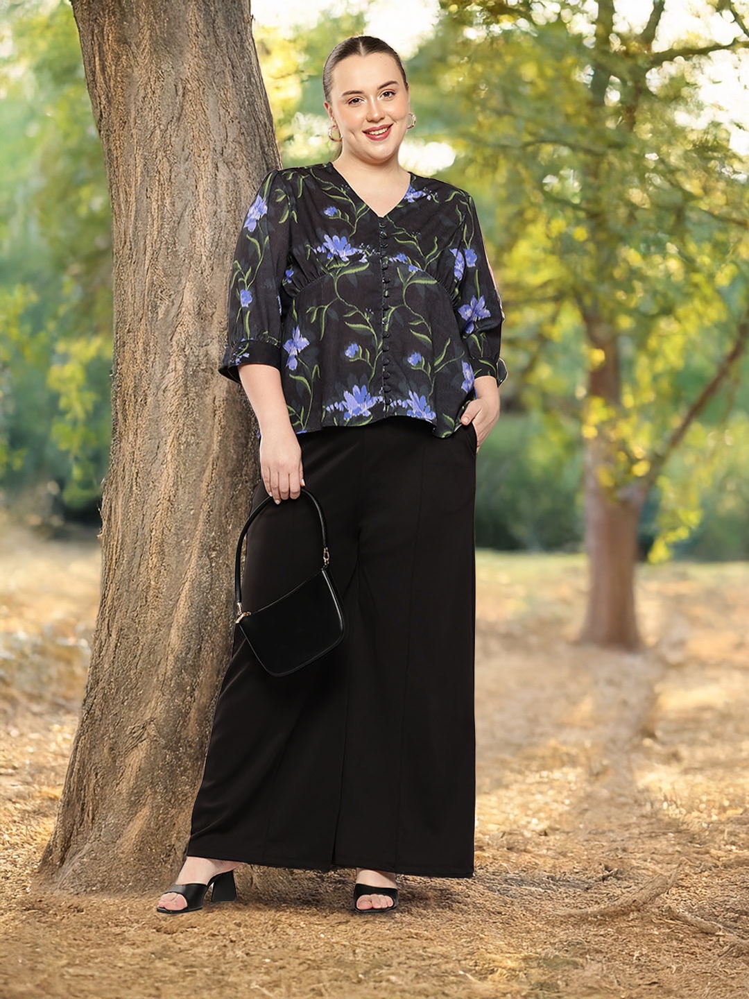 

Sztori Plus Size Floral Print Empire Top, Black