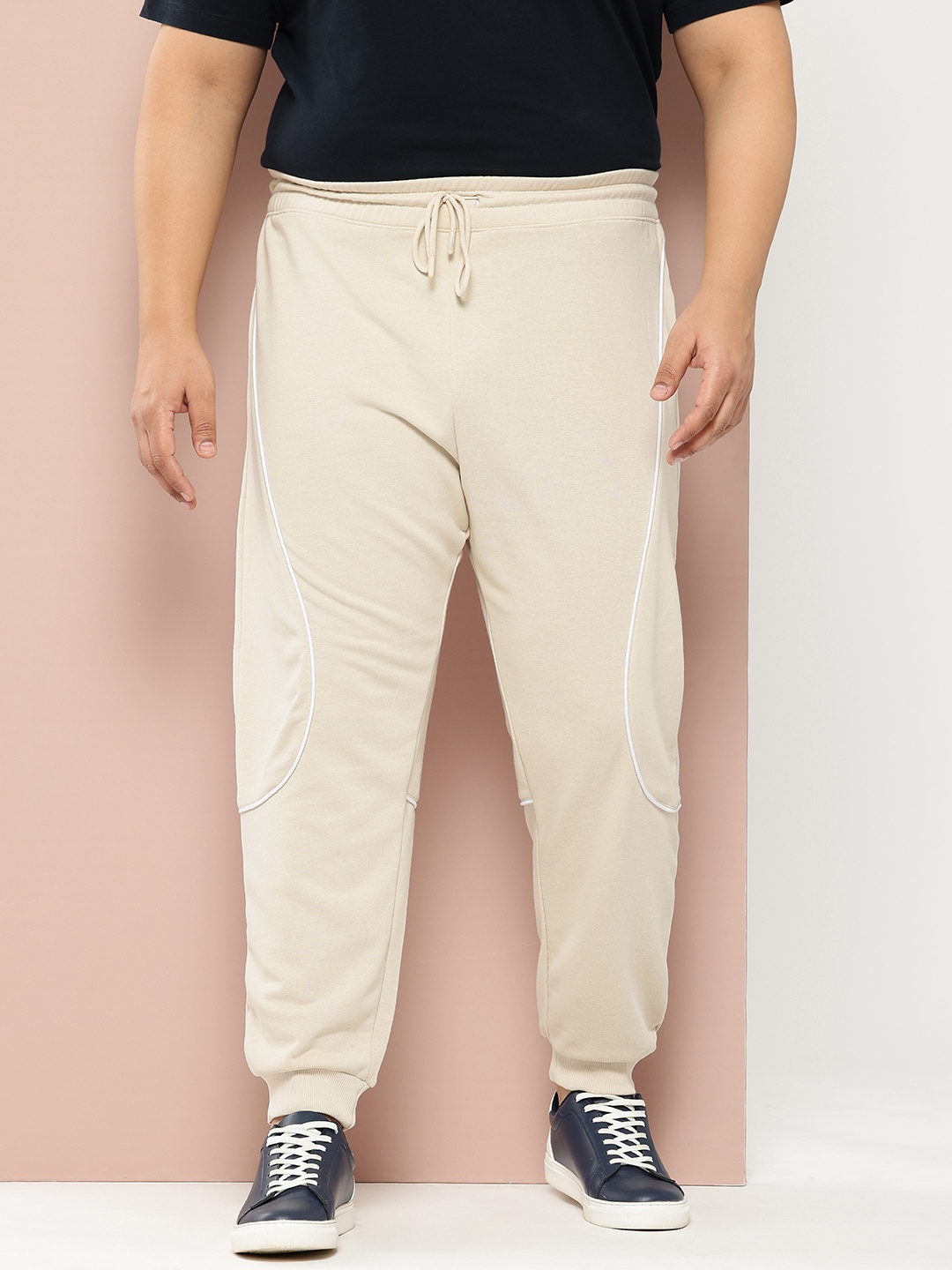 

SztoriV Men Plus Size Piping Detailed Solid Trackpants, Beige