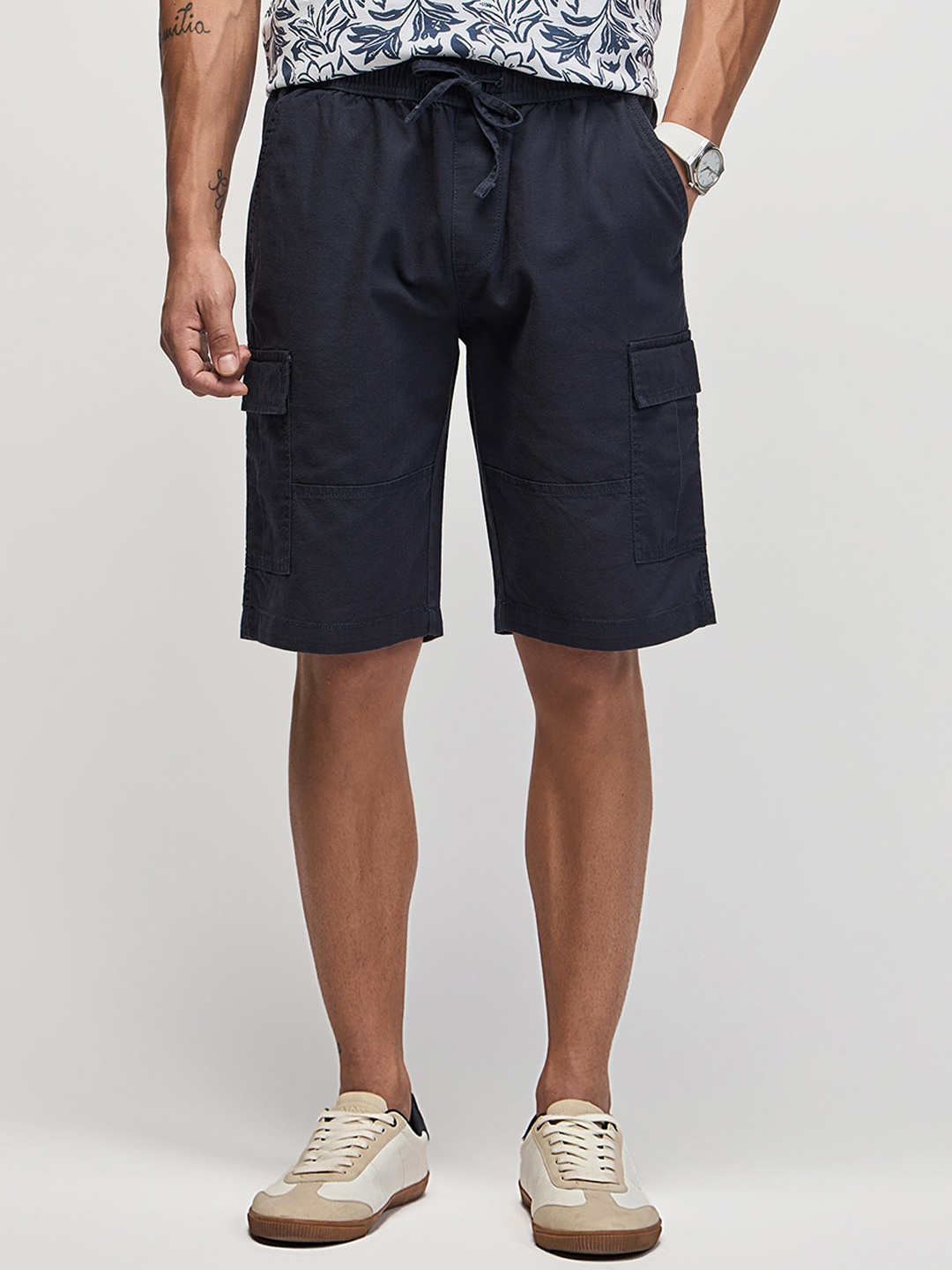 

Red Flame Men Mid-Rise Outdoor Pure Cotton Cargo Shorts, Navy blue